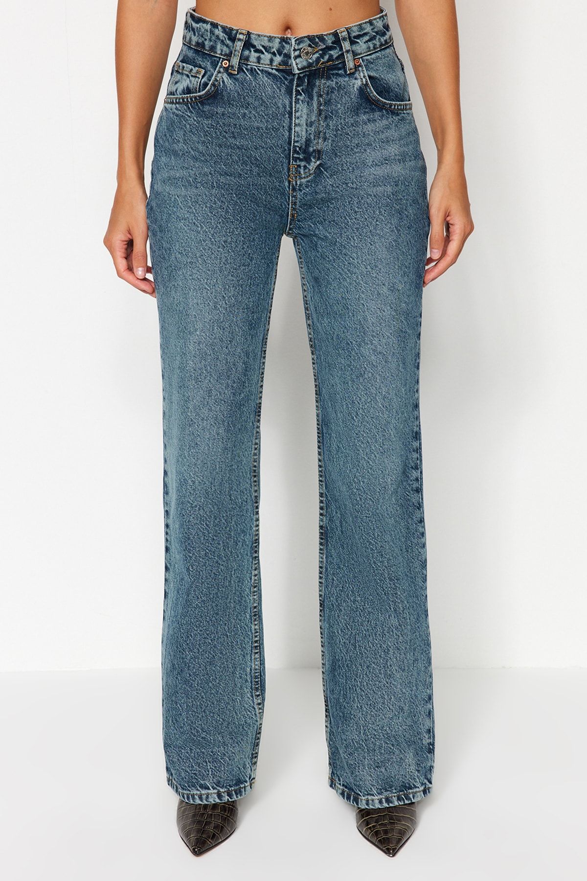 Trendyol Collection-Kék sápadt hatású Vintage magas derekú széles lábszárú farmernadrág TWOAW24JE00089 4