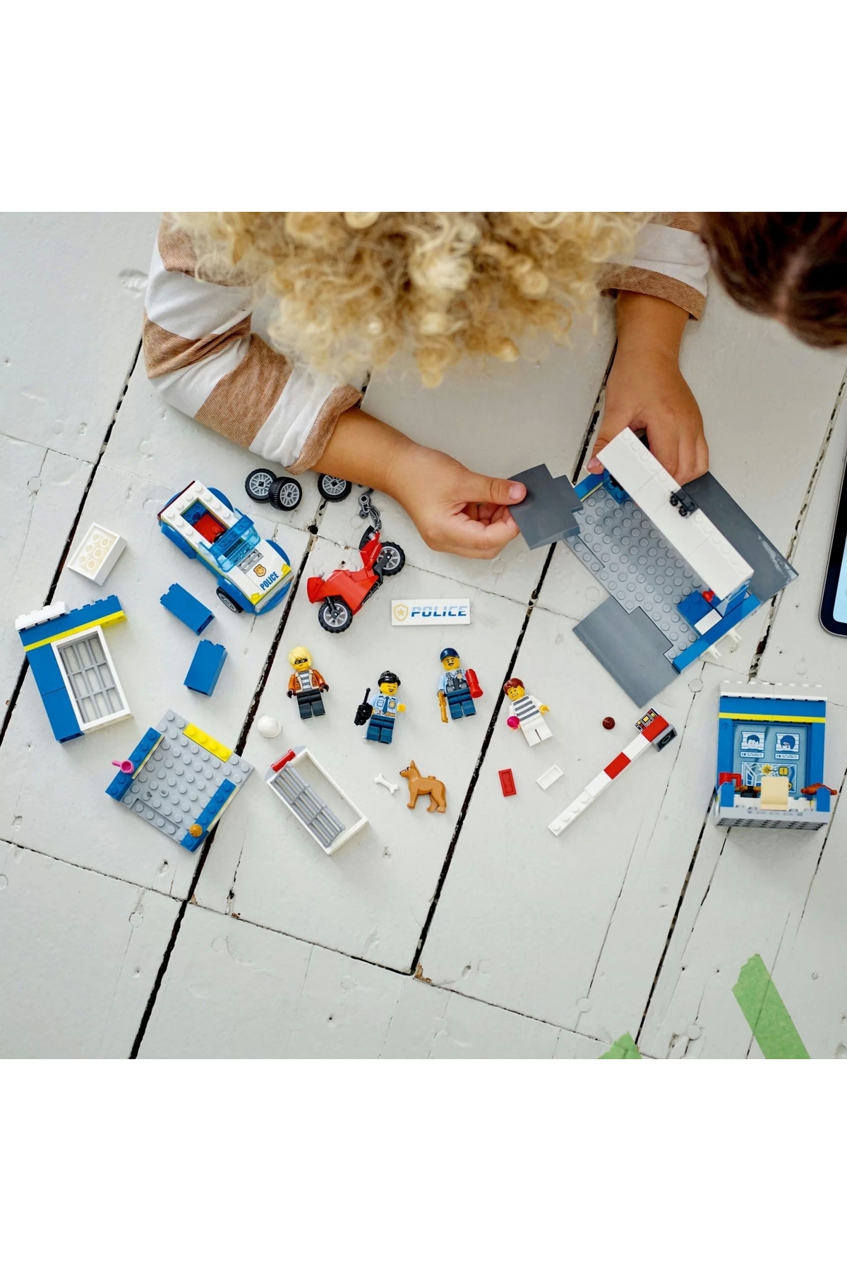 ® ایستگاه پلیس شهری ۶۰۳۷۰ - مجموعه ساختنی اسباب‌بازی برای کودکان ۴ سال به بالا (۱۷۲ قطعه)