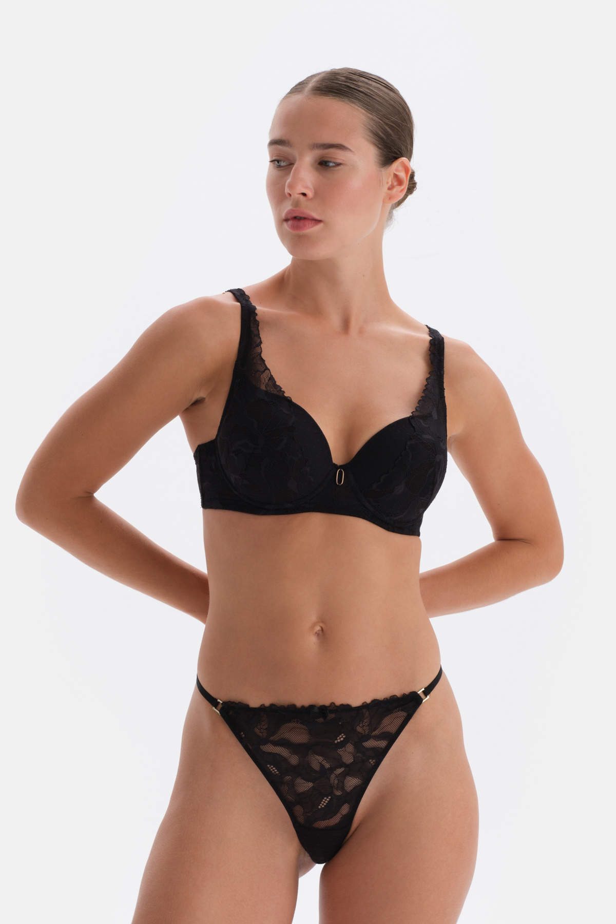 Dagi-Black Lace and Accessory Detailed Thong 3