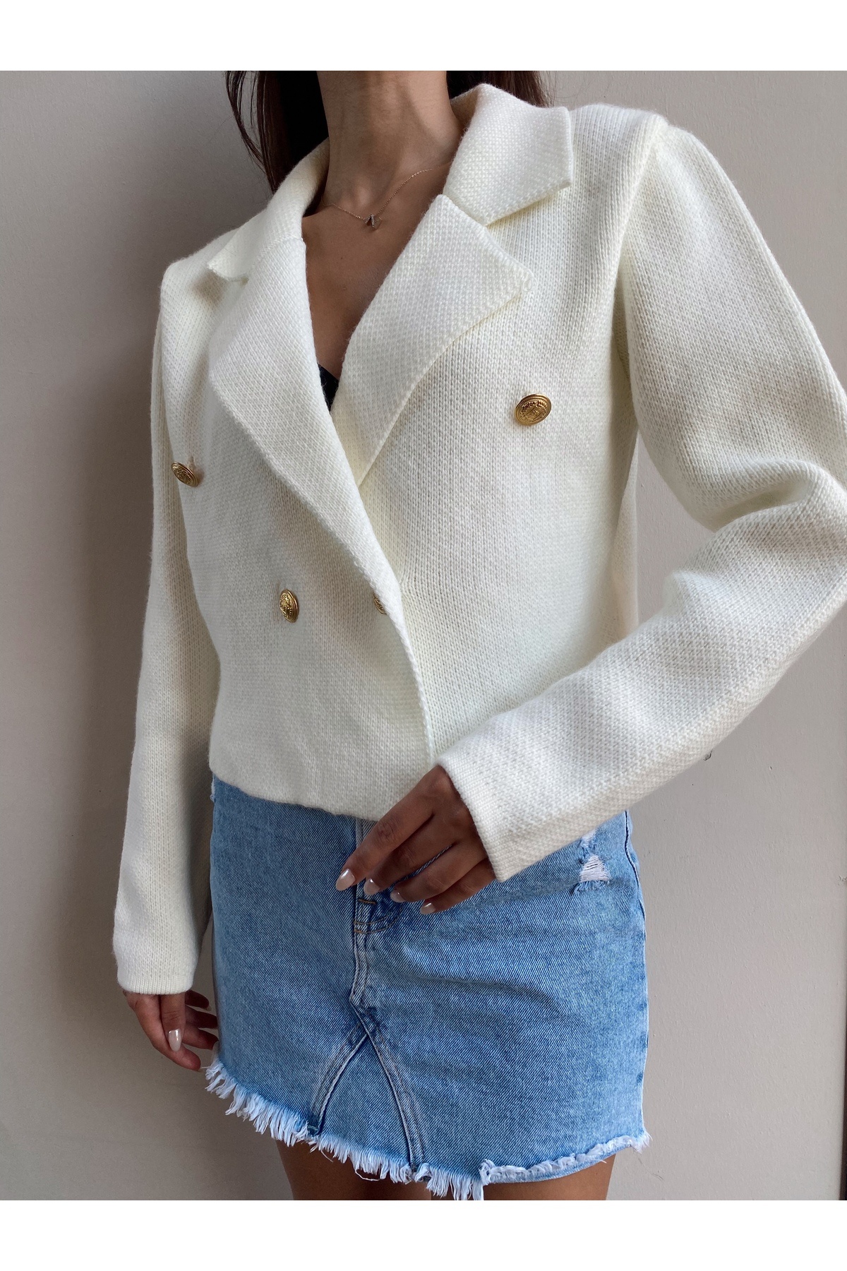 Puella  Kadın Altın Düğmeli Triko Crop Hırka Kemik Blazer Ceket - Görsel 3