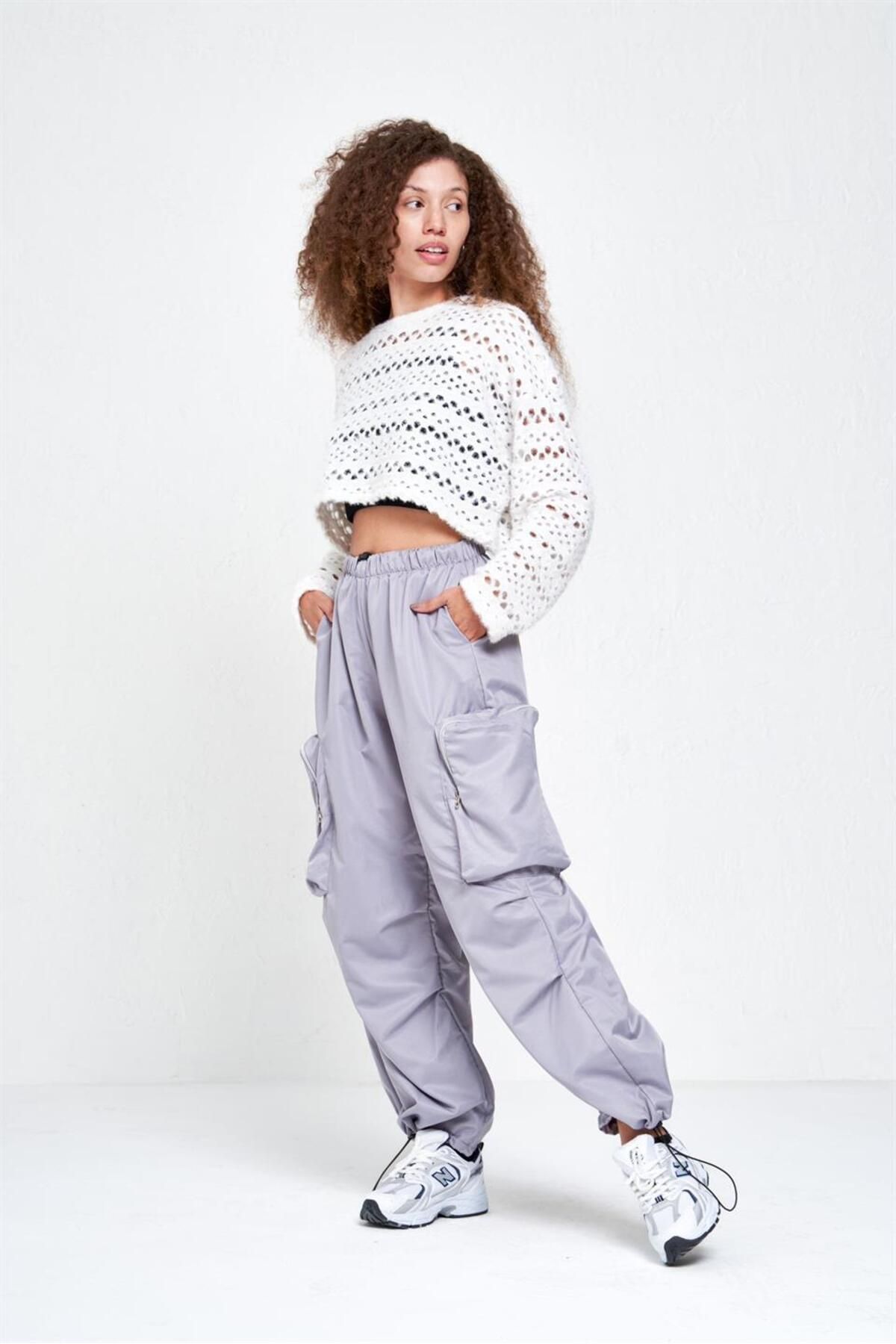 Tracksuit pants hot sale with zip pockets