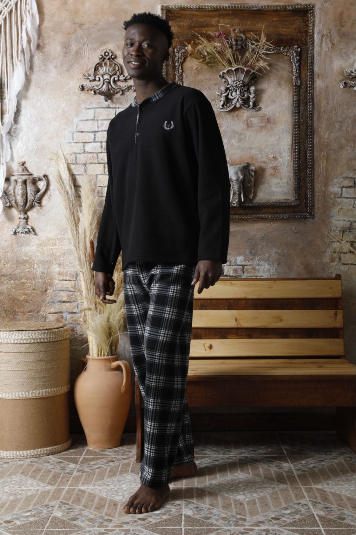Sude HOMEWEAR Men s Black Checkered Fleece Pajama Set Trendyol