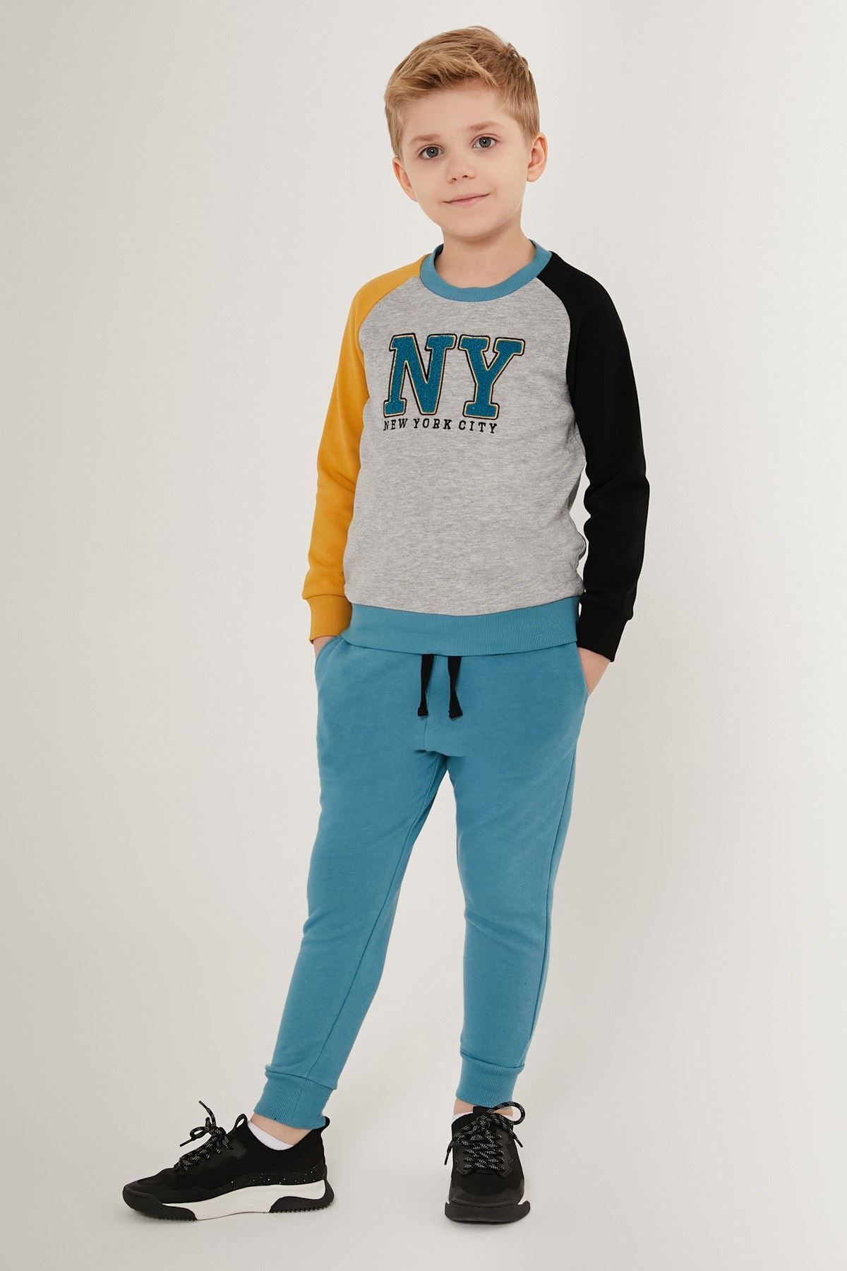 HAUSEkids 2 15 Years NYC Performance Boys Tracksuit Set Gray