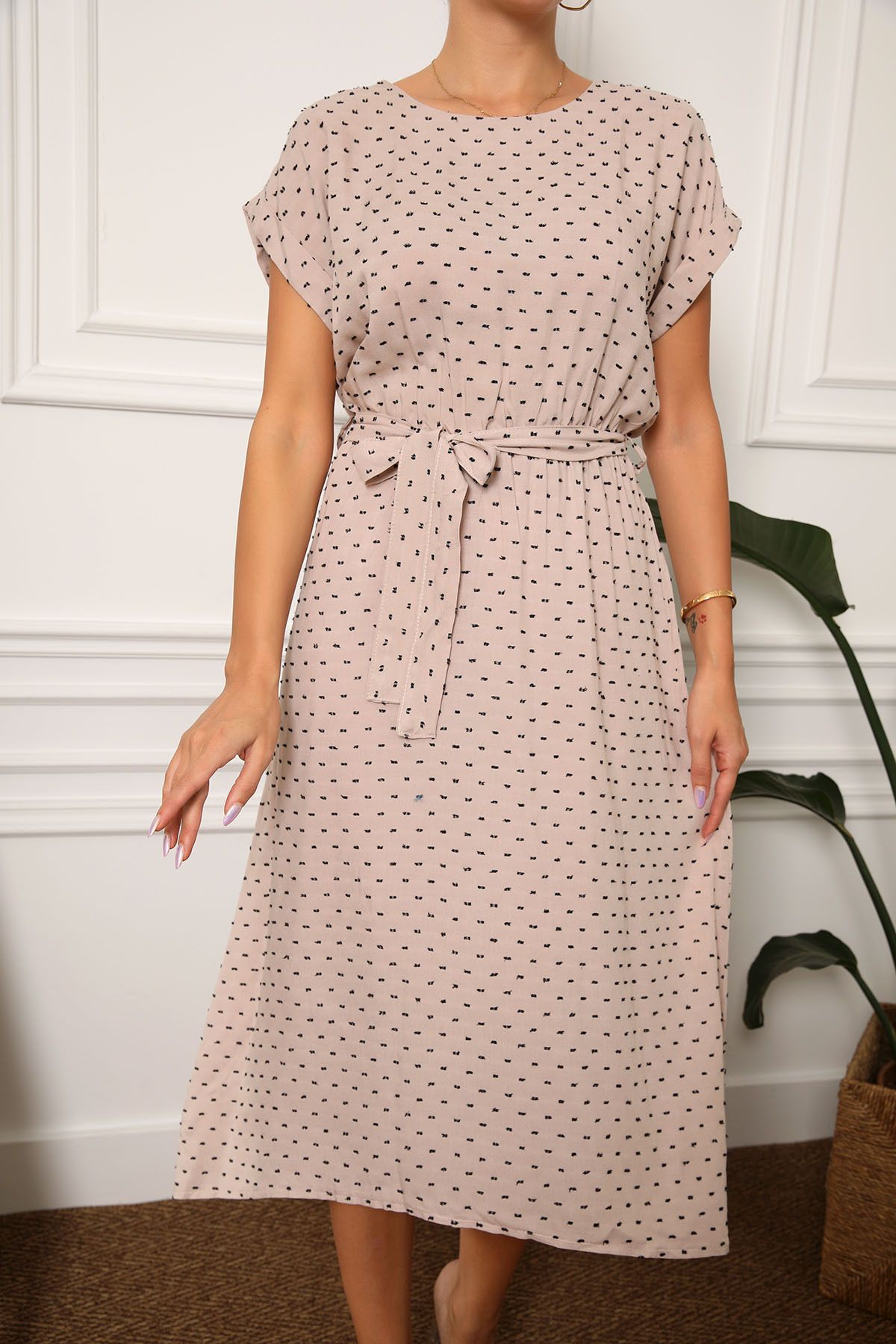 armonika Beigefarbenes Damenkleid mit Bommel und elastischer Taille und  Bindeband ARM-23Y001127 - Trendyol