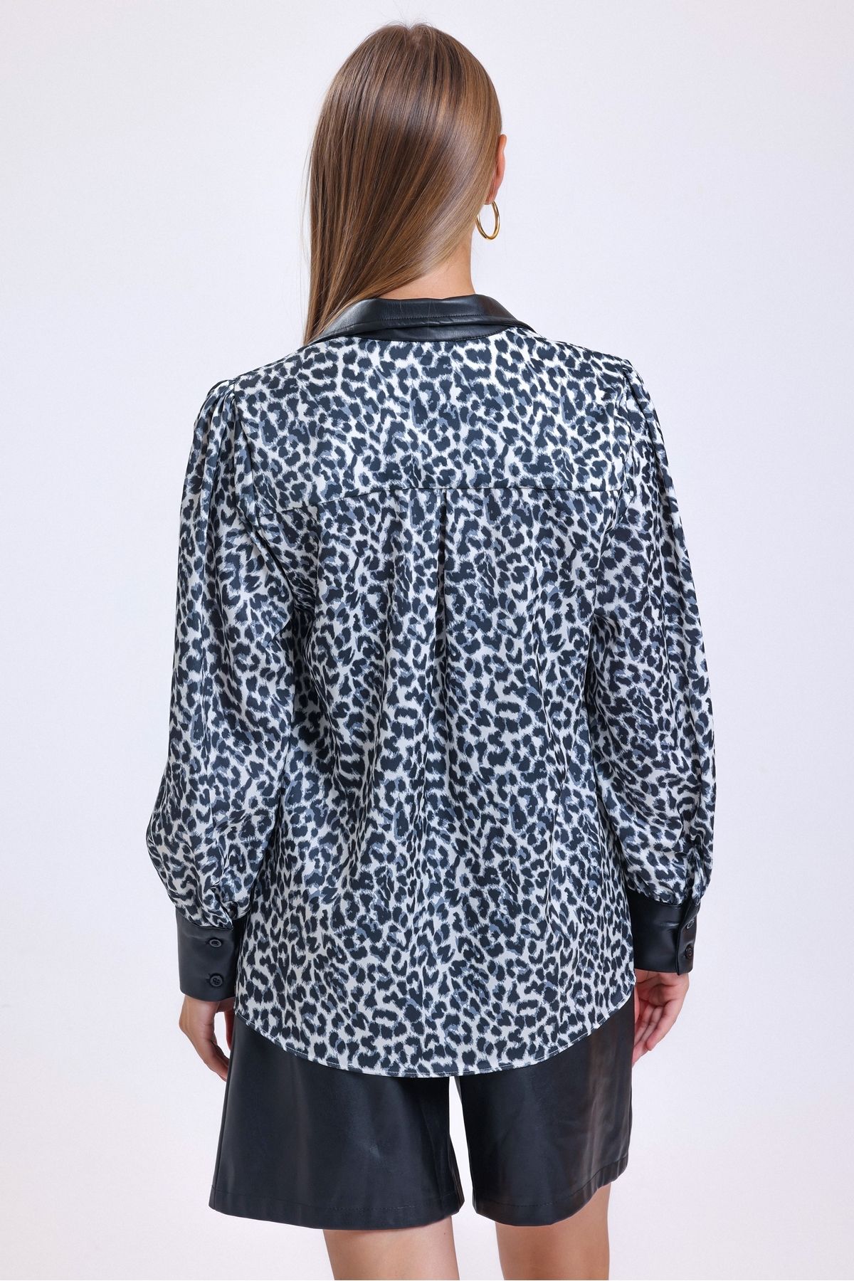 https://cdn.dsmcdn.com/ty990/product/media/images/prod/SPM/PIM/20230829/16/fdf81b26-3d33-3c3d-aa56-b2c0ac581ed8/1_org_zoom.jpg
