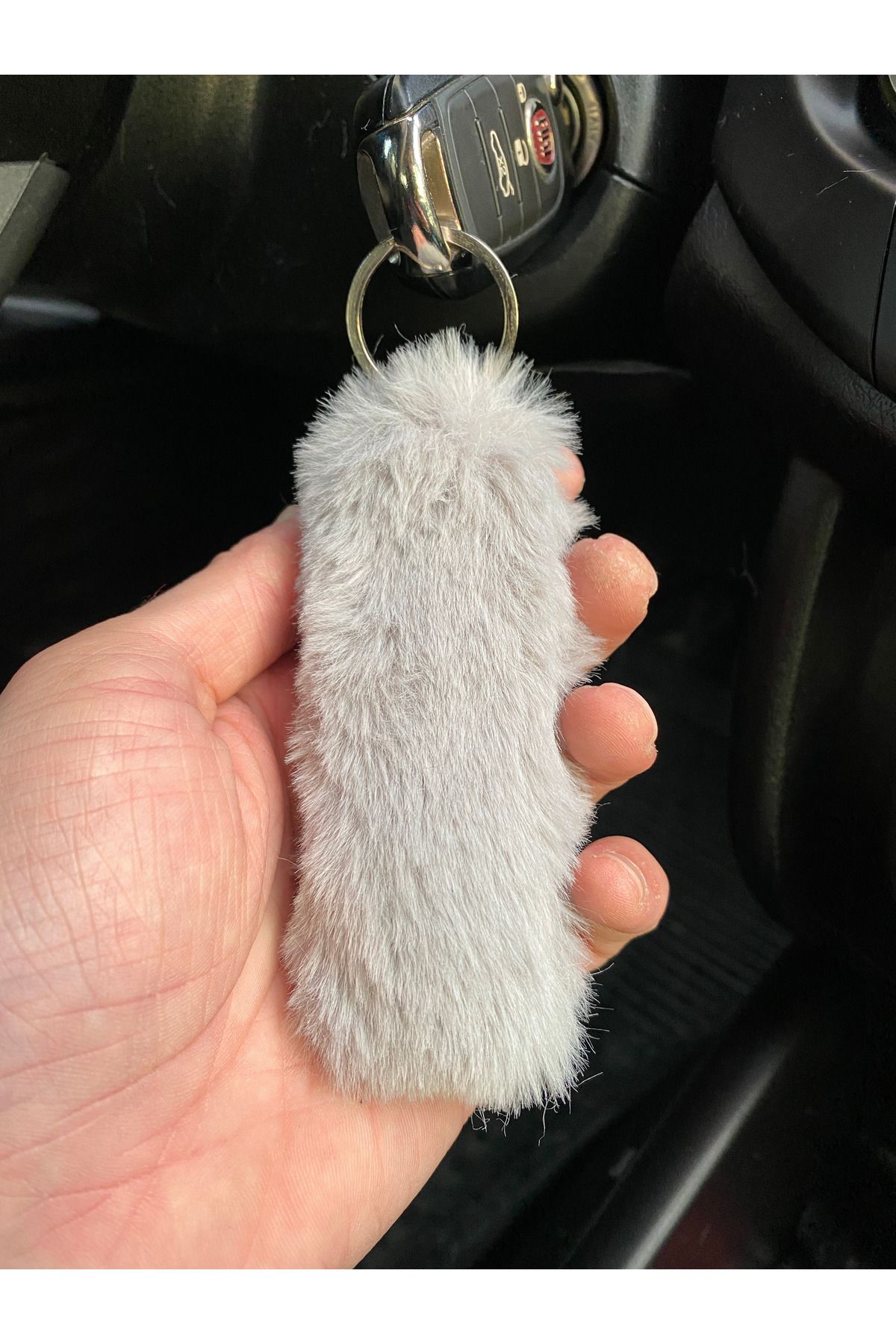 Oto Aksesuarc m Soft Furry Plush Pouf Keychain Gray Trendyol
