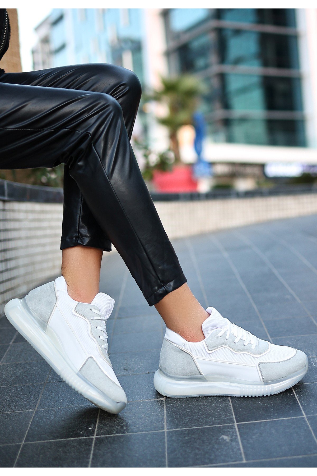 Kadın Ojxi Gri Süet Bağcıklı Spor Ayakkabı