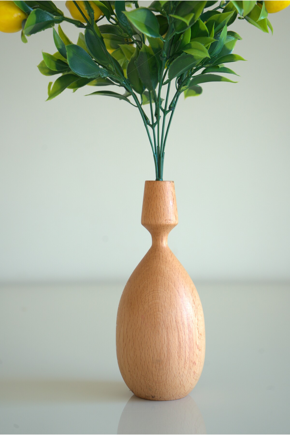 MİNİMALİST SCANDINAVIAN STYLE DECORATIVE WOODEN VASE AND ARTIFICIAL LEMON TREE