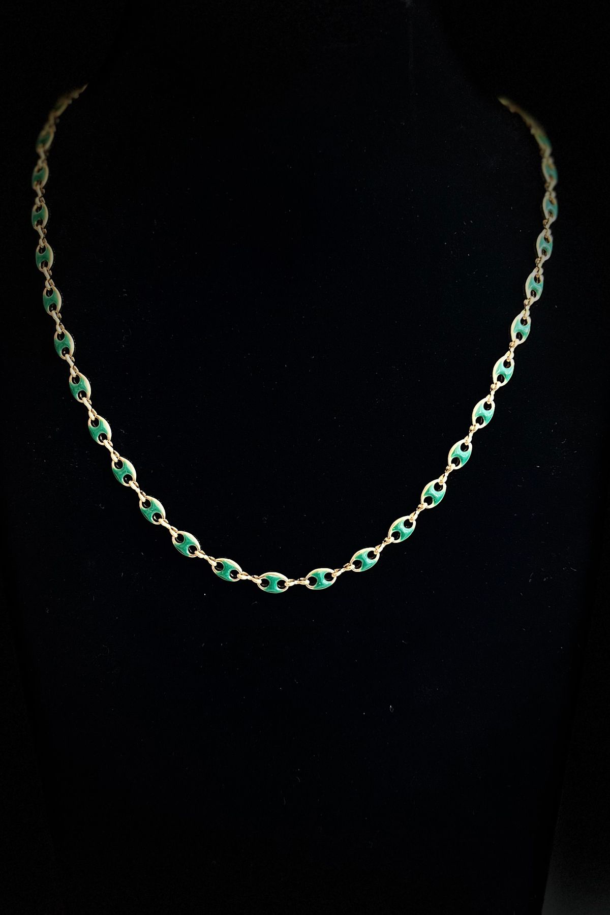 Green shop chain necklace