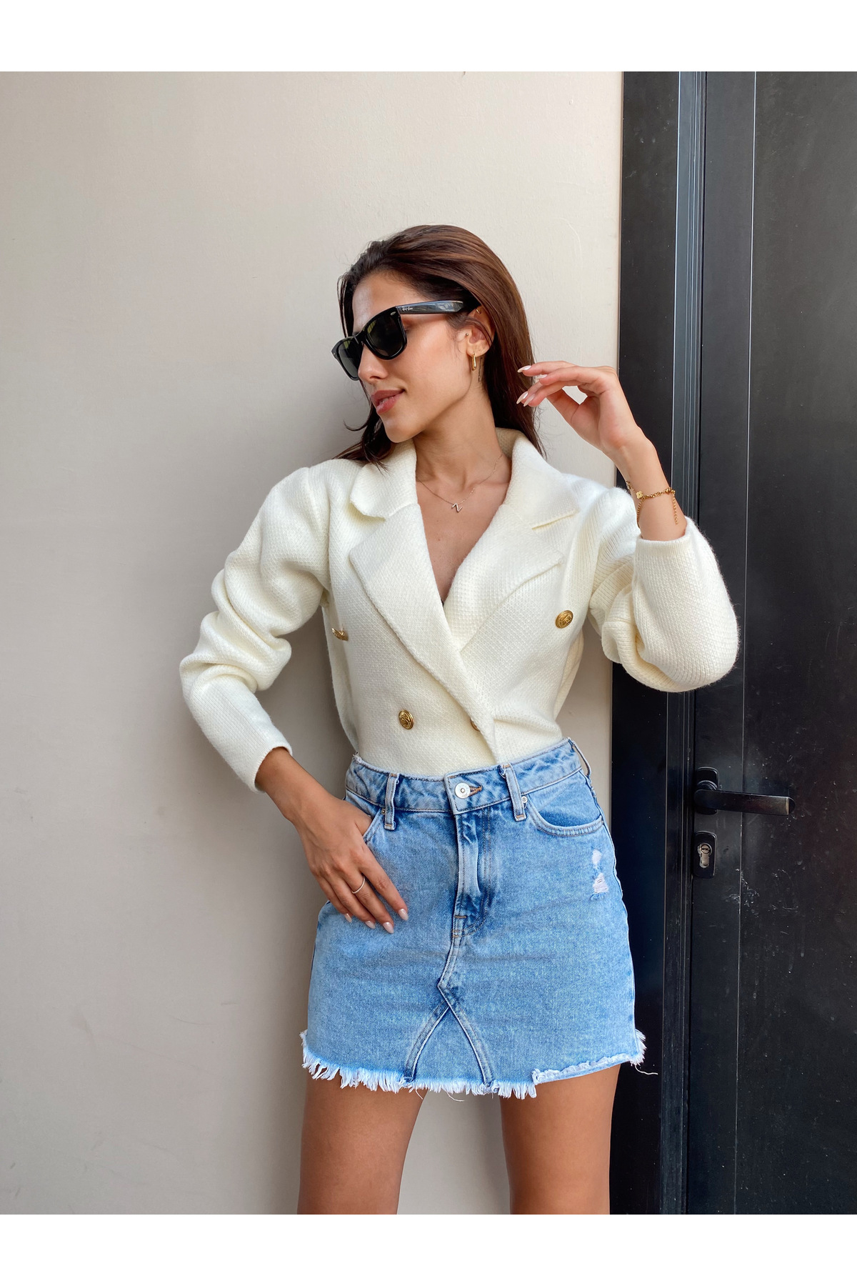 Puella  Kadın Altın Düğmeli Triko Crop Hırka Kemik Blazer Ceket - Görsel 2