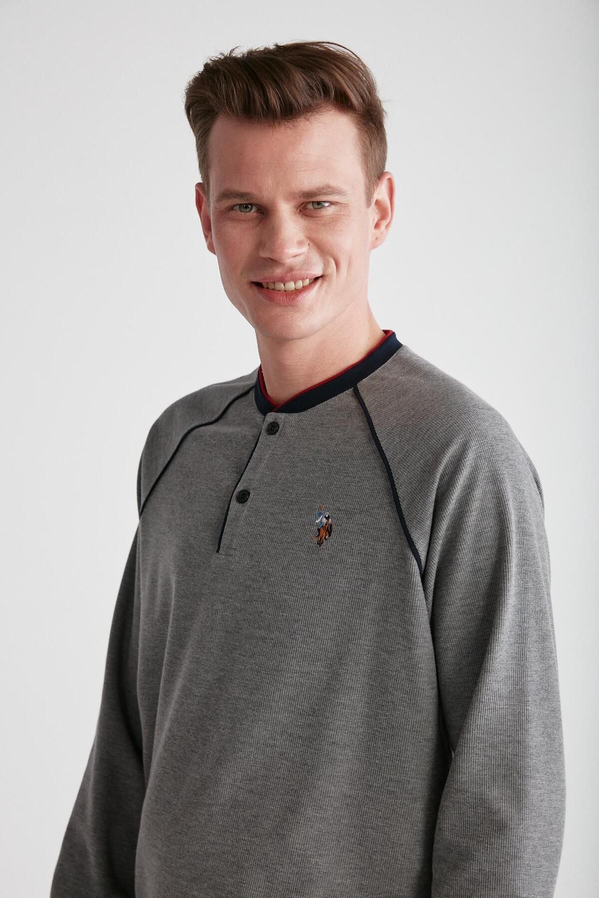 ست پیژامه خاکستری مردانه پایه. POLO ASSN. لباس خواب آنتراسیت ملانژ 024K.1ZE8.T.7.A3GR4P U.S. Polo Assn.