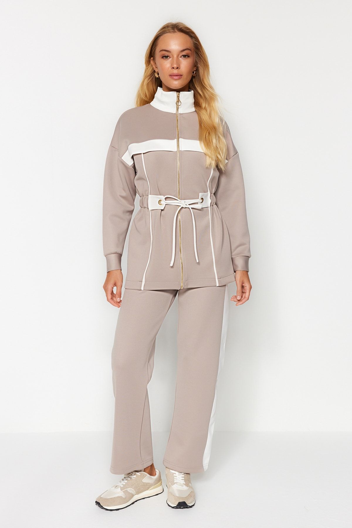 Trendyol Modest Zestaw Scuba Fabric taupe Piping Top i Bottom - TCTAW24US00071