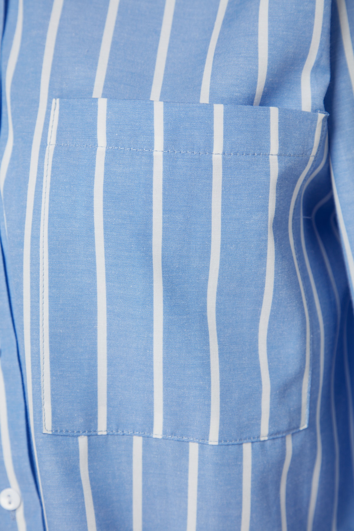 Trendyolmilla  Mavi Çizgili Cepli Oversize/Geniş Kalıp Dokuma Gömlek TWOAW24GO00033 - Görsel 8