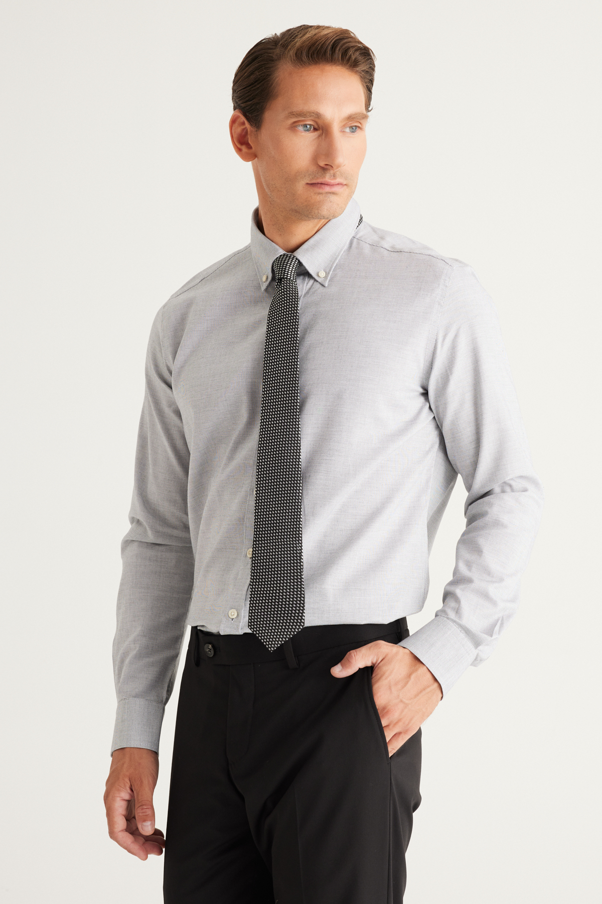 Erkek Siyah Slim Fit Dar Kesim Düğmeli Yaka %100 Pamuk Armürlü Gömlek