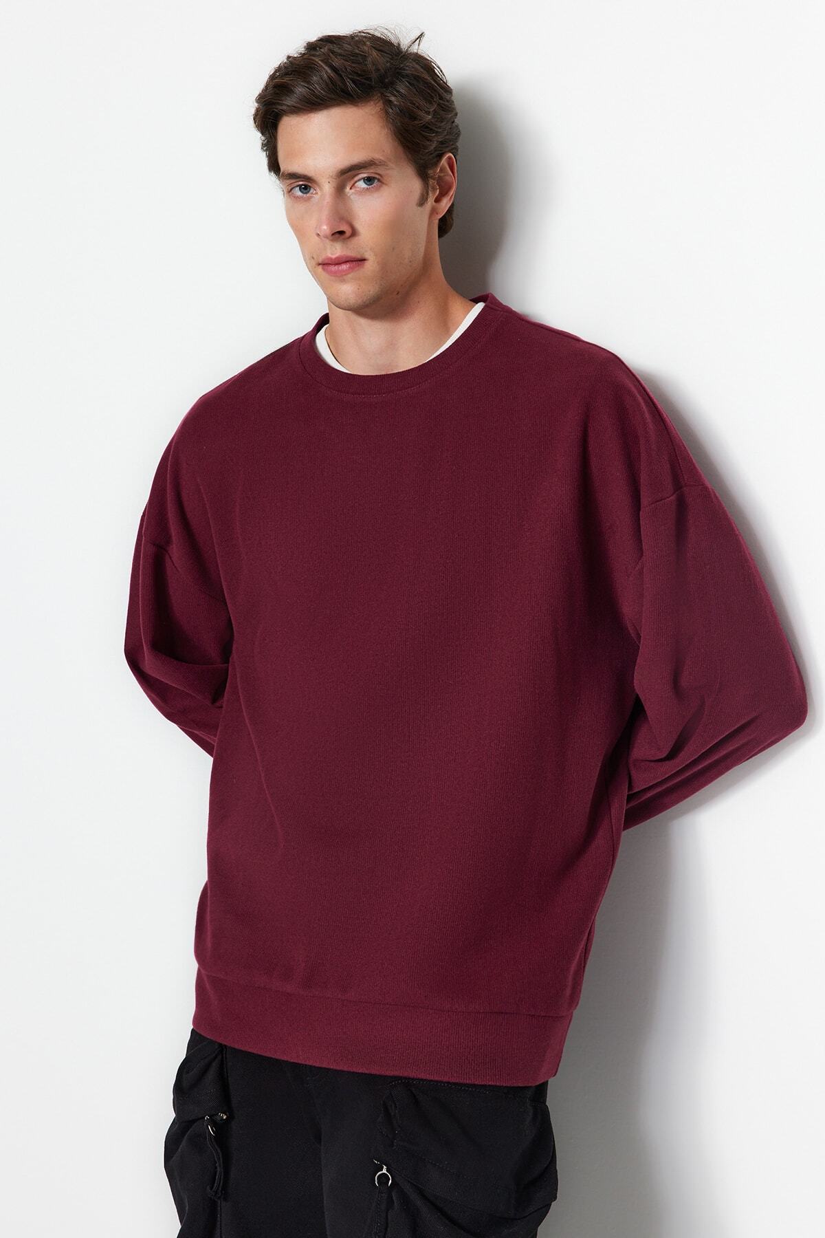 Trendyolmilla Man Bordo Bisiklet Yaka Oversize/Geniş Kesim Yumuşak Fırçalı Selanik Sweatshirt TMNAW24SW00057