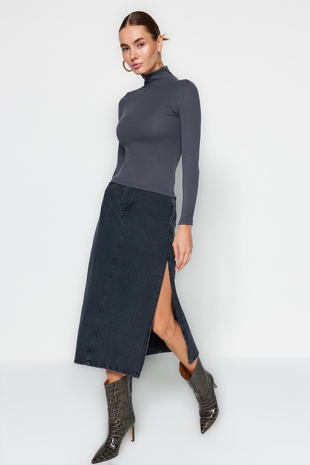 Trendyol Collection Anthrazitfarbene, dehnbare Strickbluse aus hochwertigem, weichem Stoff mit Rollkragen und Rollkragen TWOAW24BZ00119