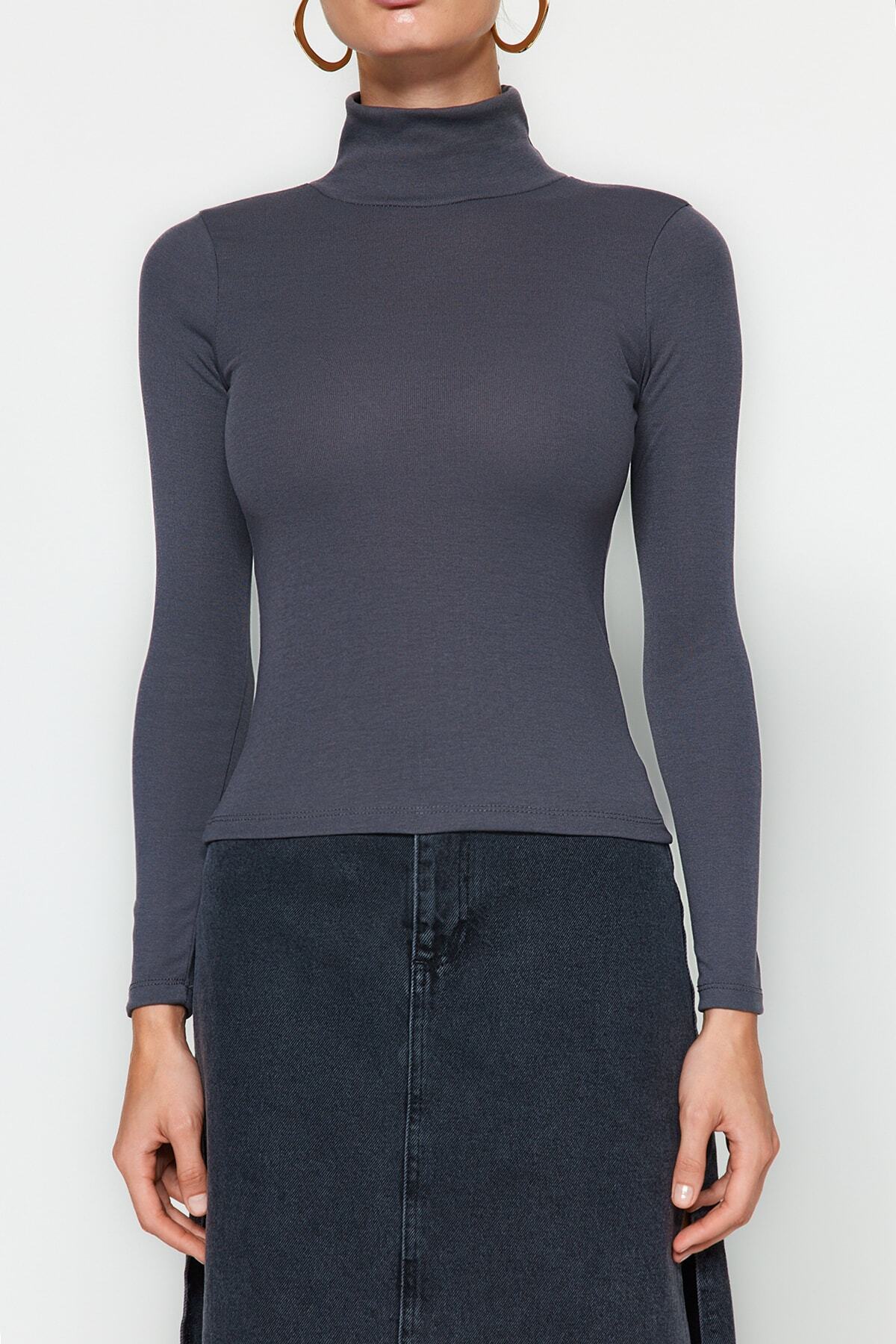 Trendyol Collection Anthrazitfarbene, dehnbare Strickbluse aus hochwertigem, weichem Stoff mit Rollkragen und Rollkragen TWOAW24BZ00119
