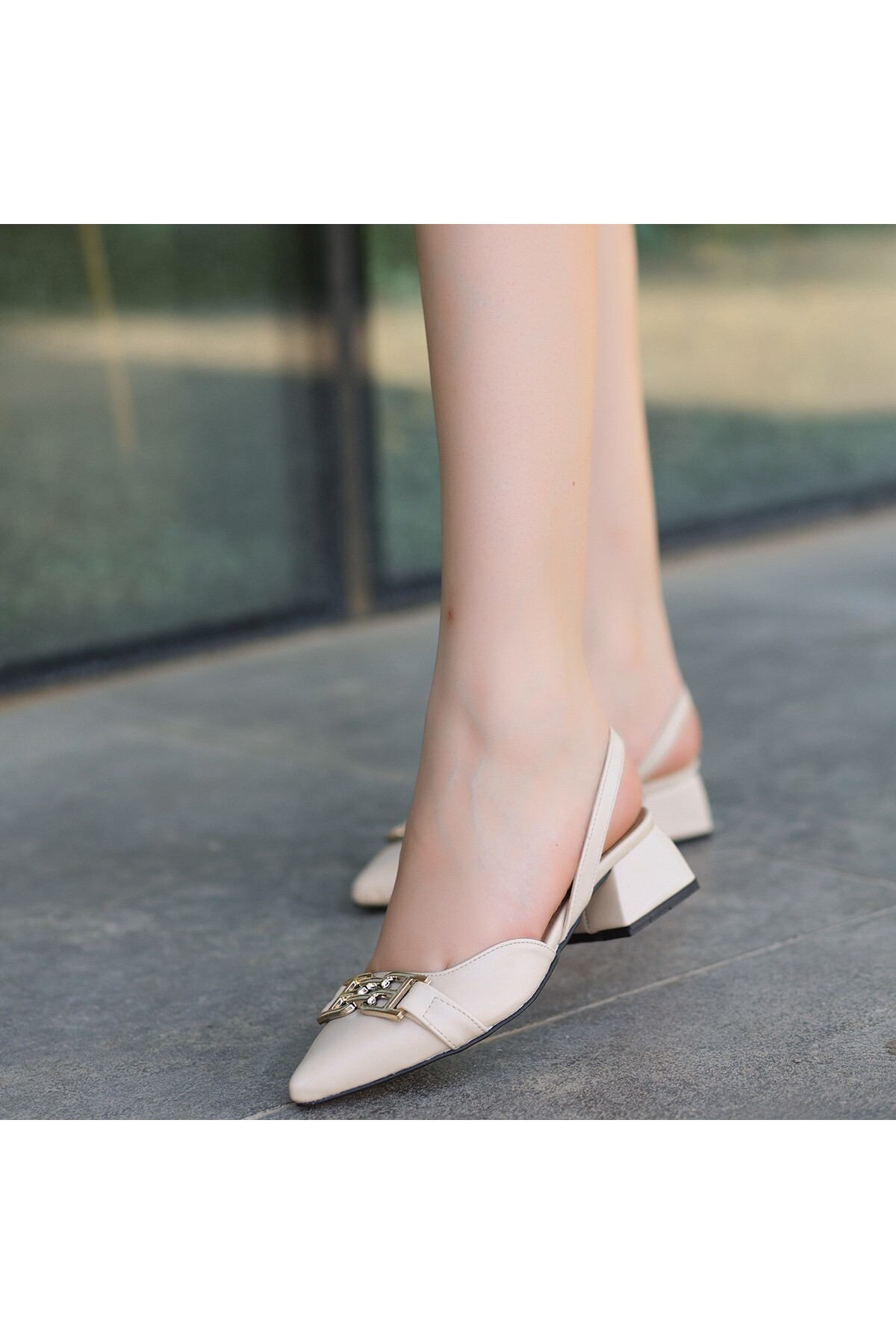 Bej Cilt Topuklu Ayakkabı