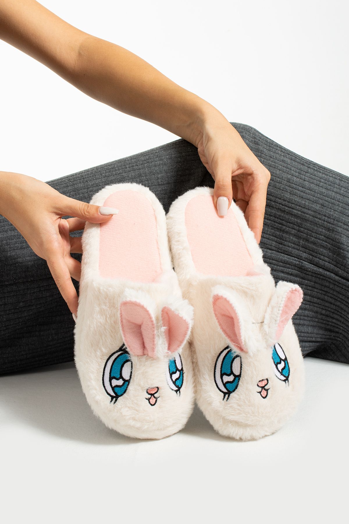 STOCON Rabbit Women s Indoor Slippers Soft Sole Winter Wool Girls Hairy Lightweight Slippers White Trendyol