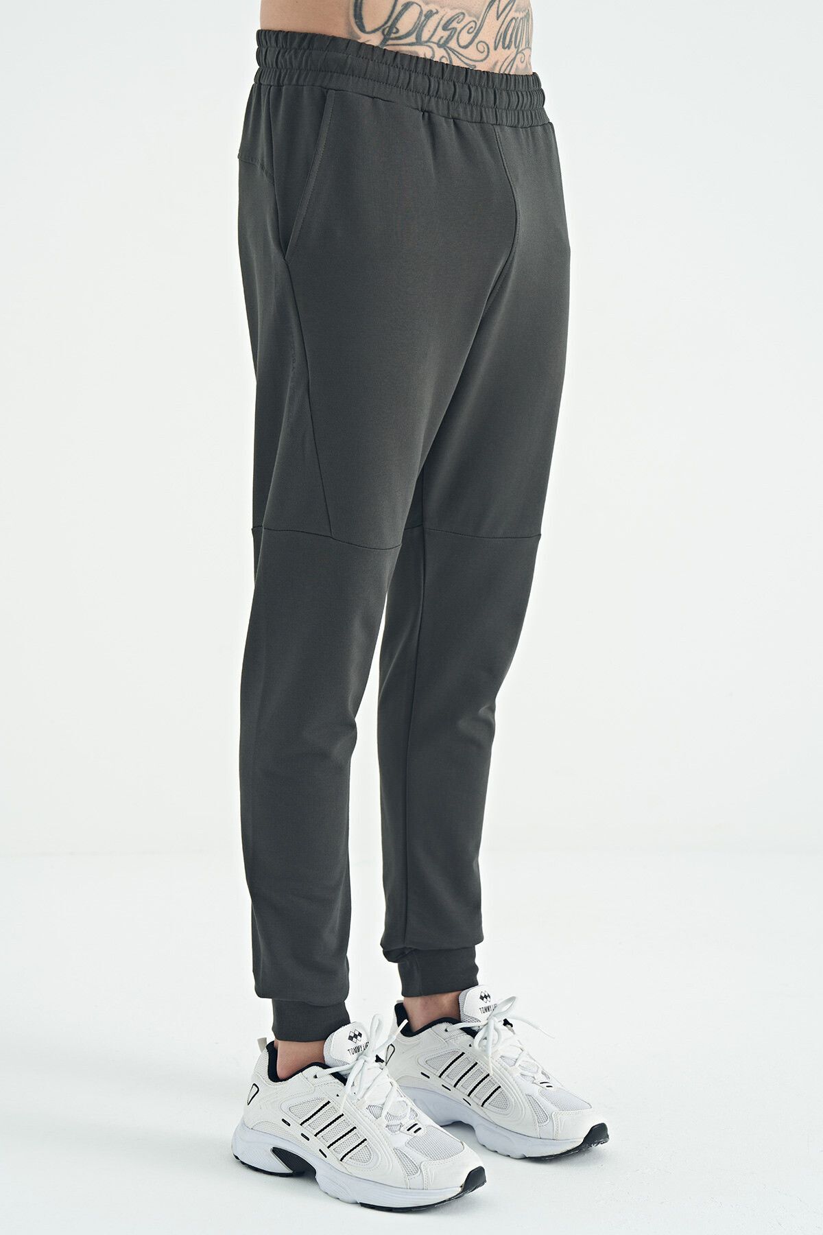 Nike standard fit logo tracksuit black cheap