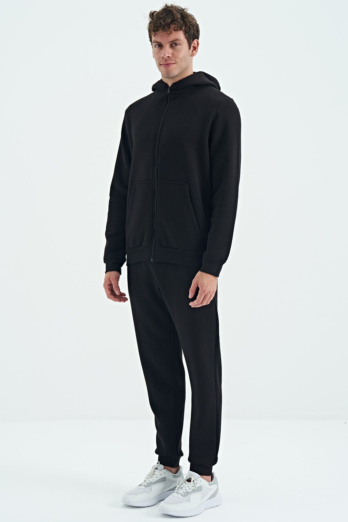 Full black shop tracksuit