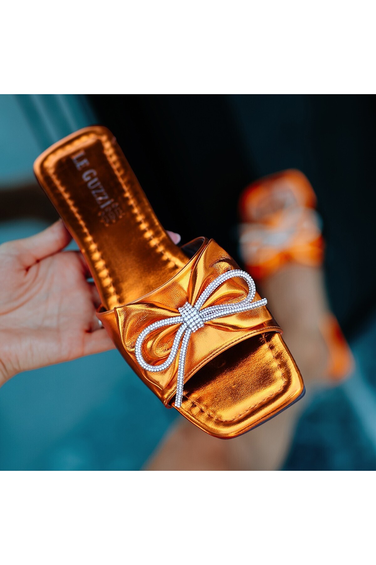 Ciar Turuncu Rugan Fiyonklu Terlik