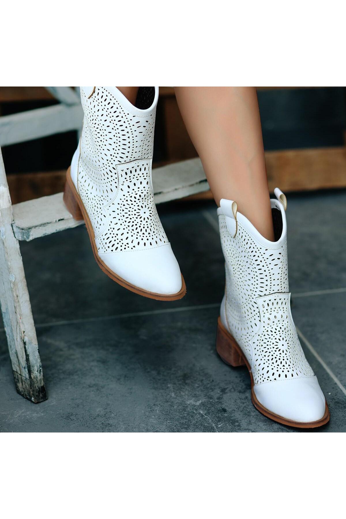 Asil Beyaz Cilt Topuklu Bot