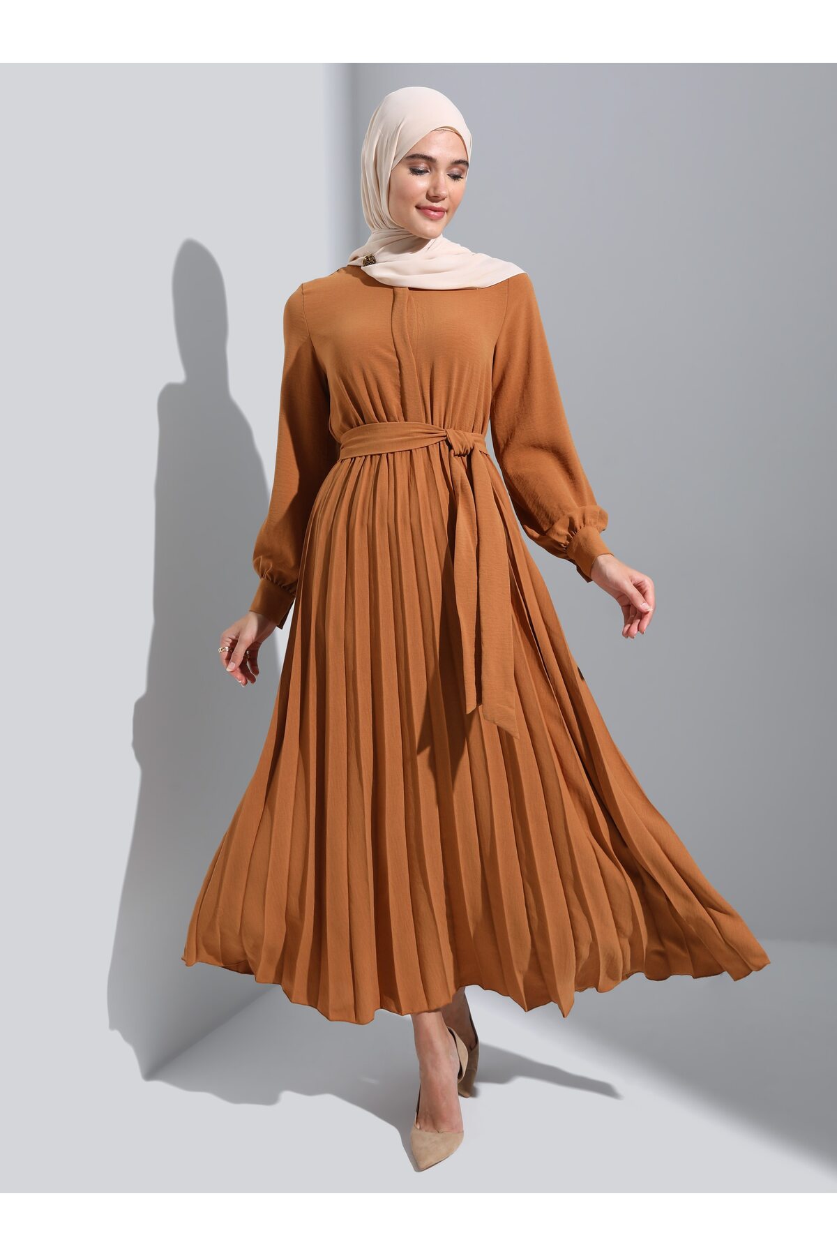 Pleated Hijab Dress with Elastic Waist - Milky Brown - Woman