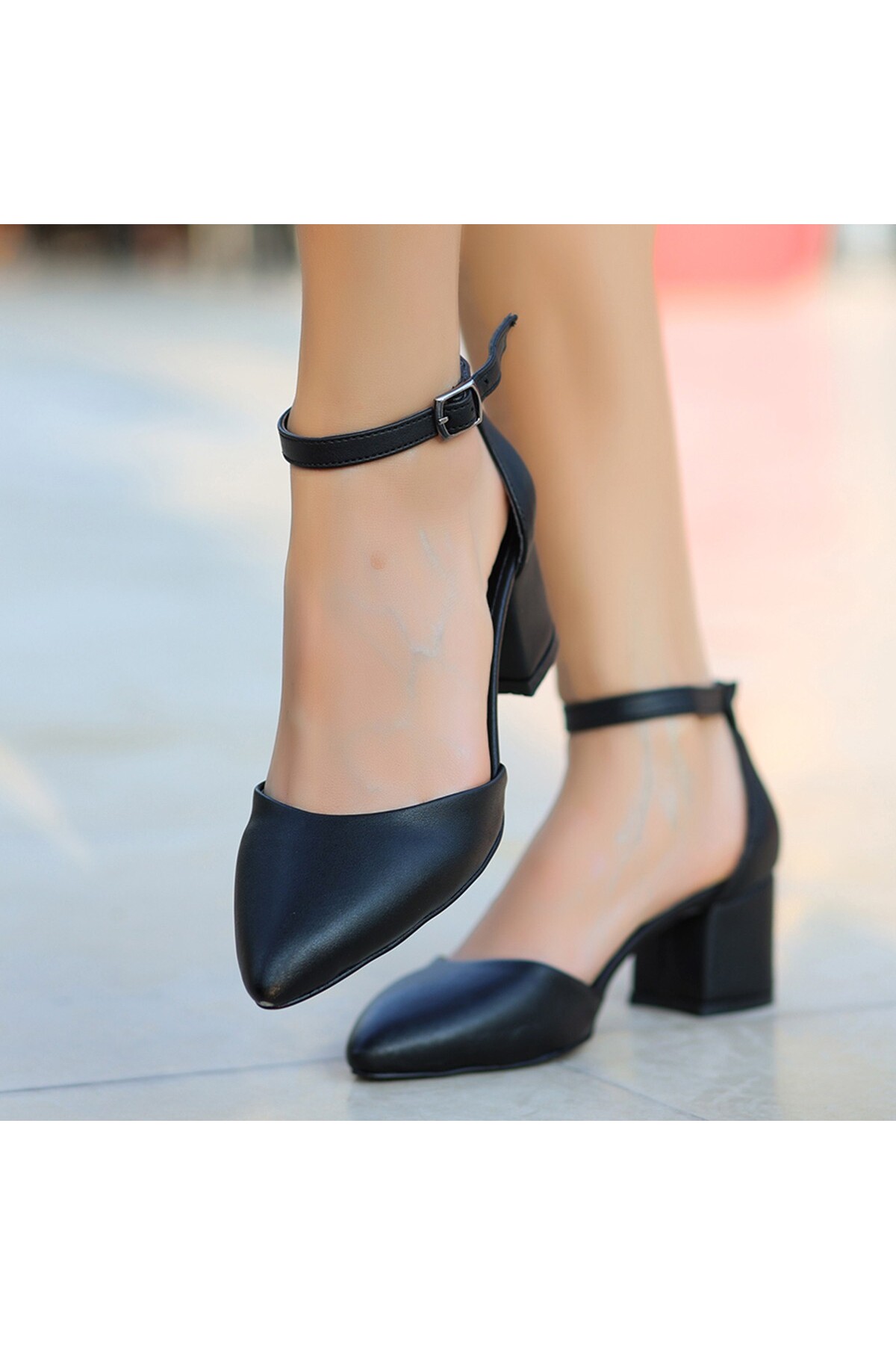 Siyah Cilt Topuklu Ayakkabı