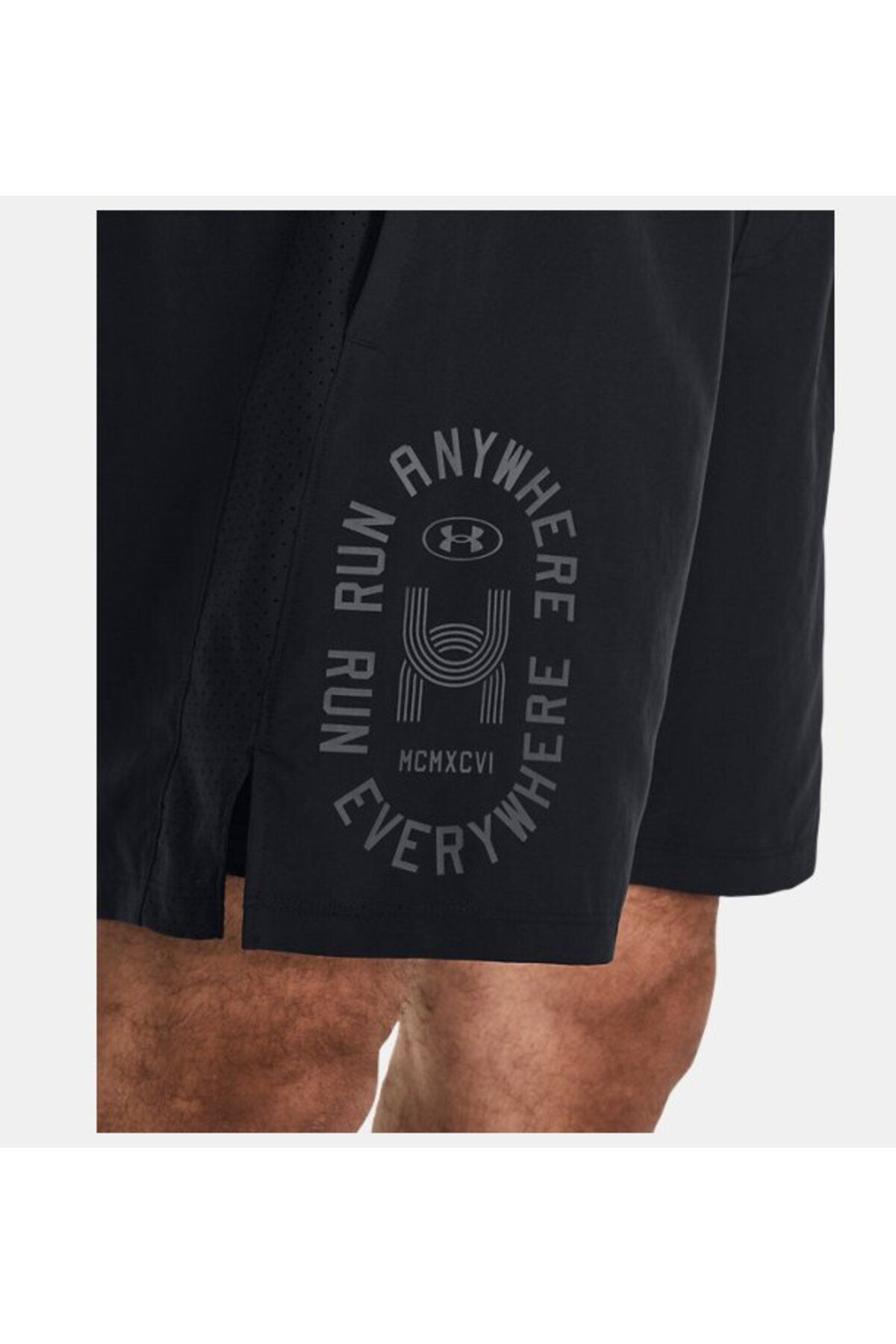 شورت ورزشی مشکی مردانه UA در همه جا کوتاه 1379294 001 رانینگ می شود Under Armour