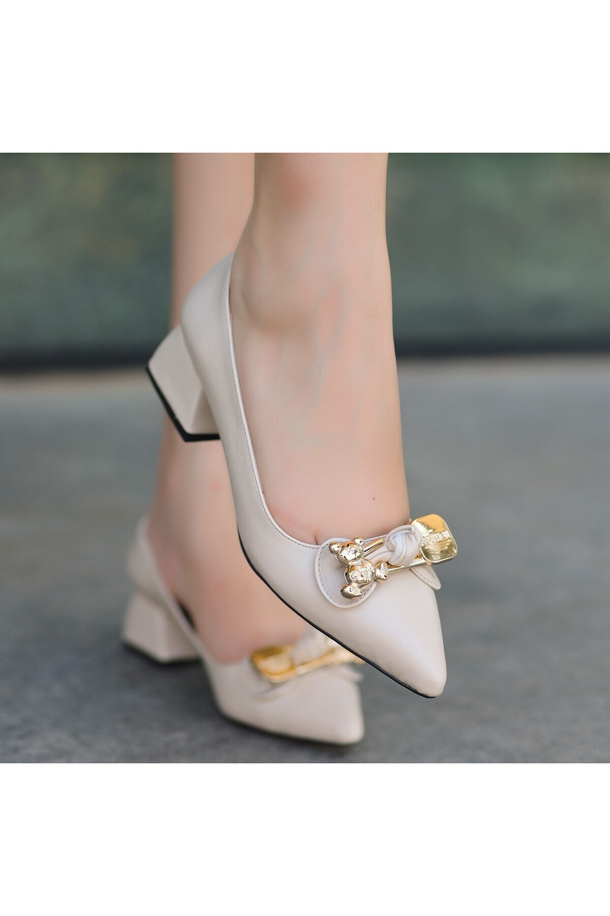 Bej Cilt Topuklu Ayakkabı