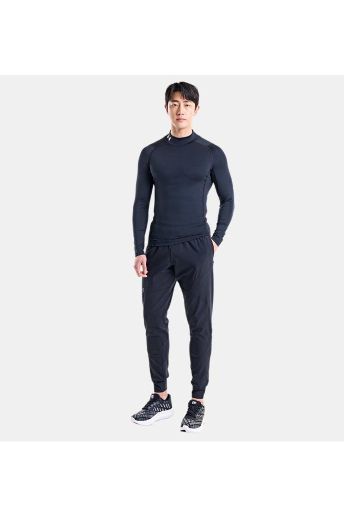 تی شرت ورزشی مشکی مردانه Male Heatgear® زره پوش آستین بلند 1369606 001 Under Armour