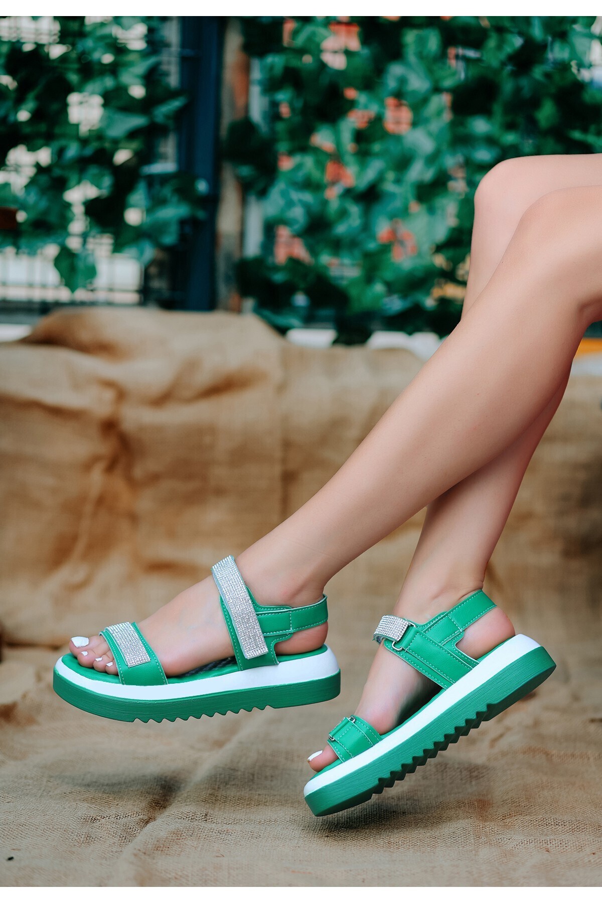 Vamo Yeşil Cilt Cırt Cırtlı Sandalet