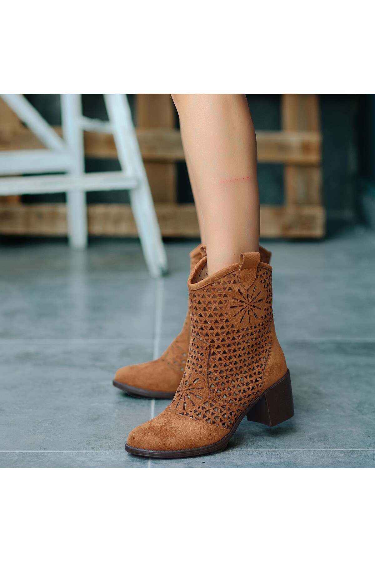 Taba Süet Topuklu Bot