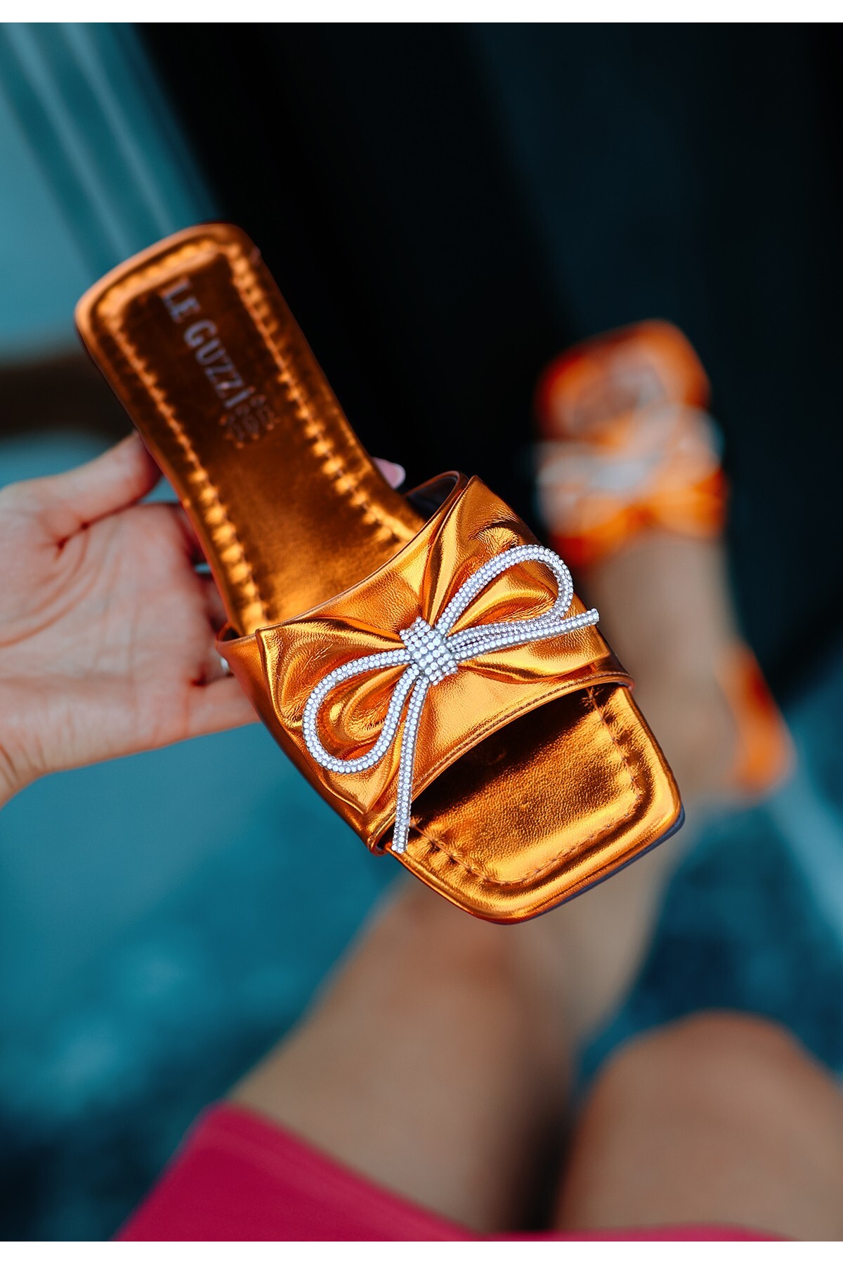 Ciar Turuncu Rugan Fiyonklu Terlik