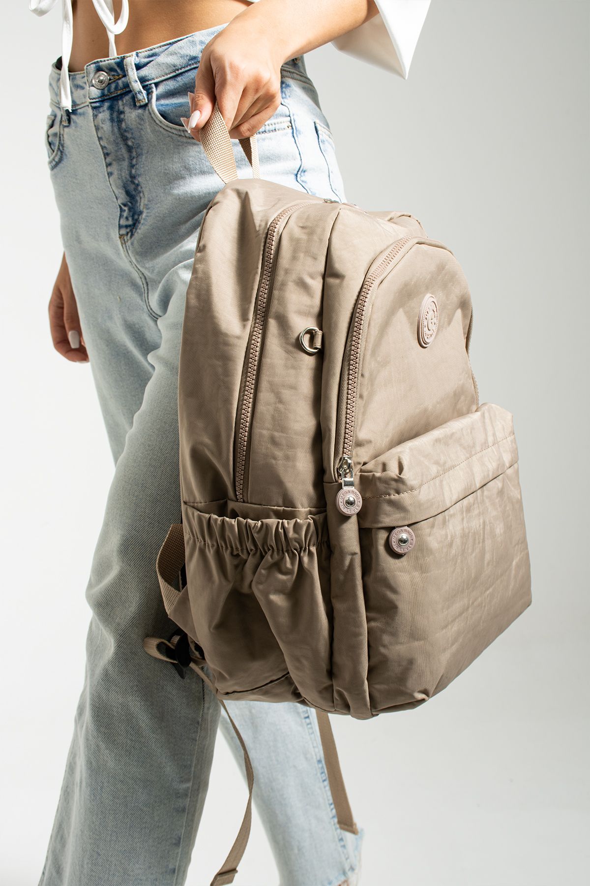 Mochila dorada 2025 kipling