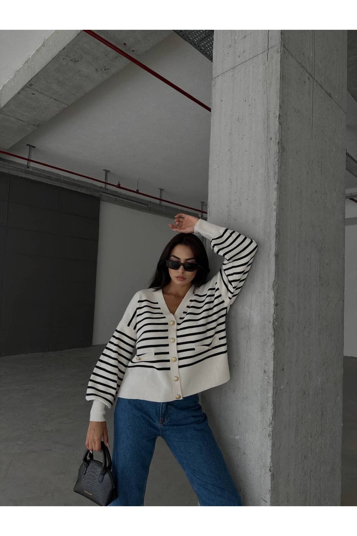 Pulli Collection-Gold Buttoned Striped Cardigan 2