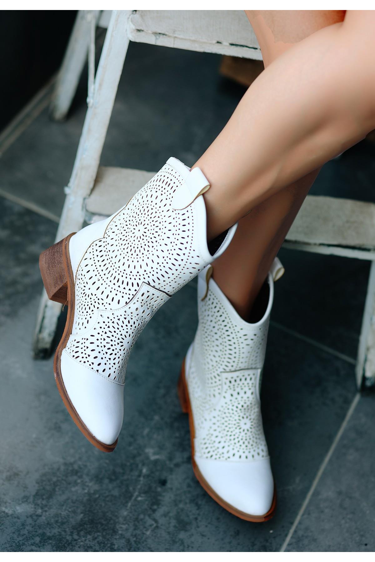 Asil Beyaz Cilt Topuklu Bot