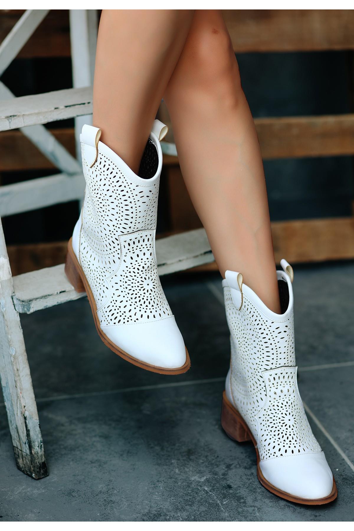 Asil Beyaz Cilt Topuklu Bot