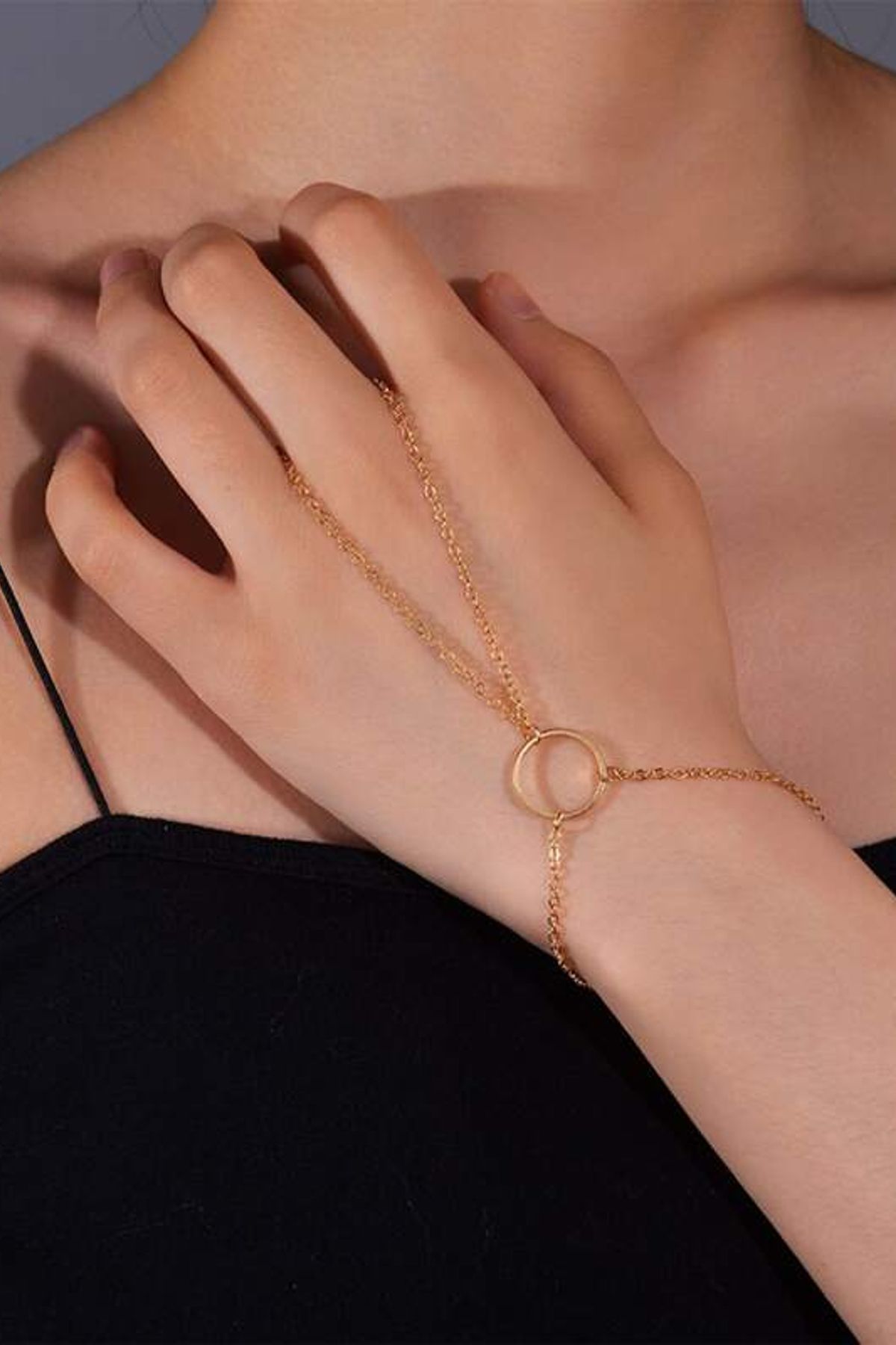 Diamond hand chain store design