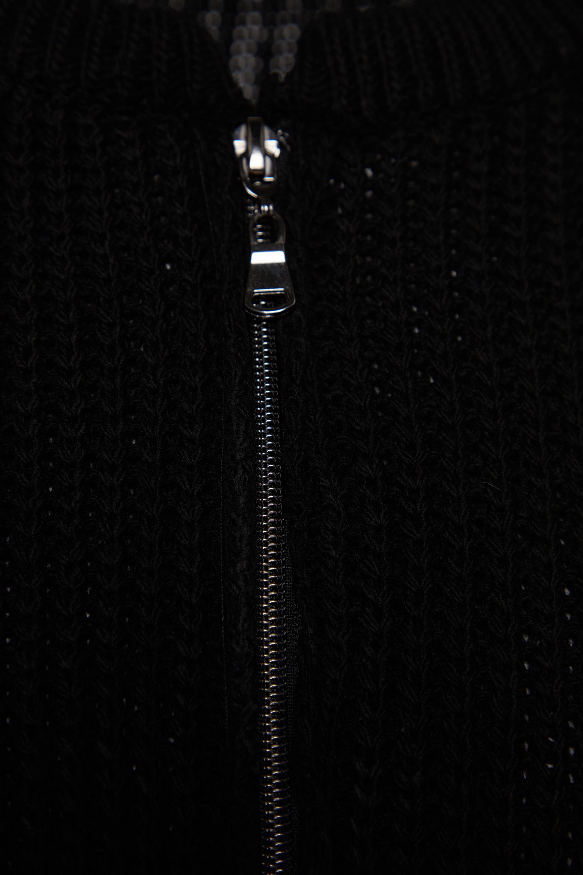 Trendyolmilla  Siyah Geniş Kalıp Bomber Yaka Fermuarlı Triko Hırka TWOAW24HI00153 - Görsel 7