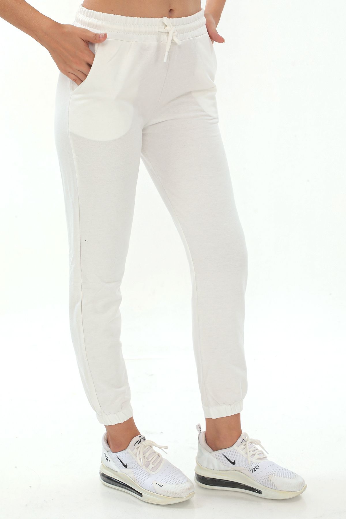 Basic 2025 white sweatpants