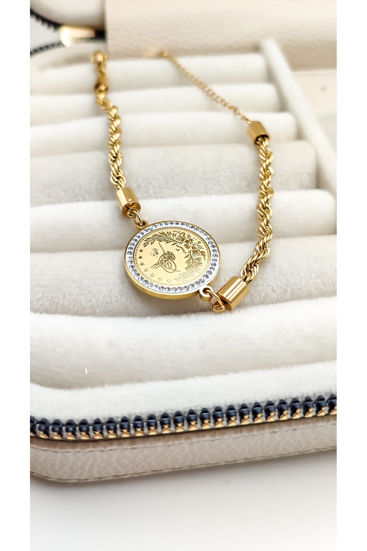 Tuğralı Zirkon Taşlı Burgulu Çelik Bileklik