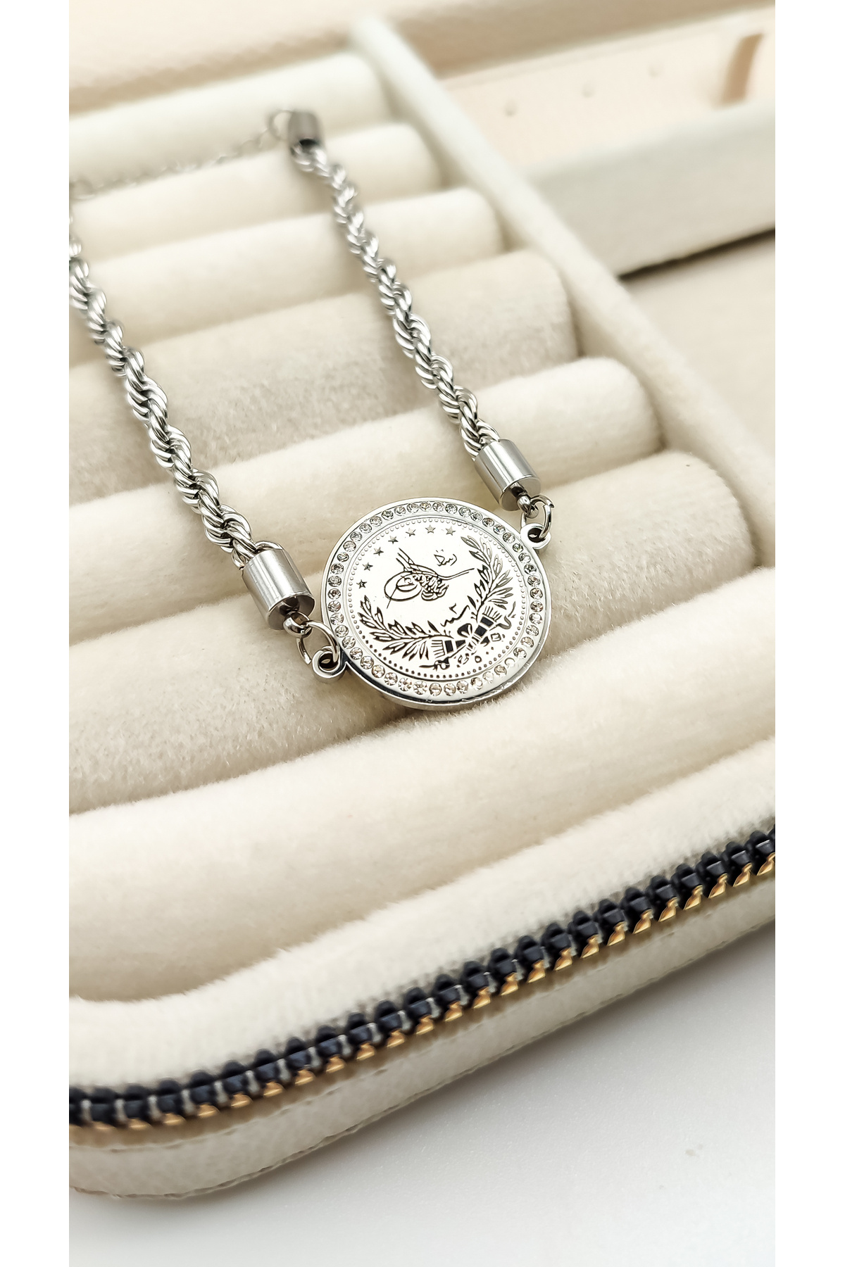 Çelik Tuğralı Zirkon Taşlı Burgulu Çelik Bileklik