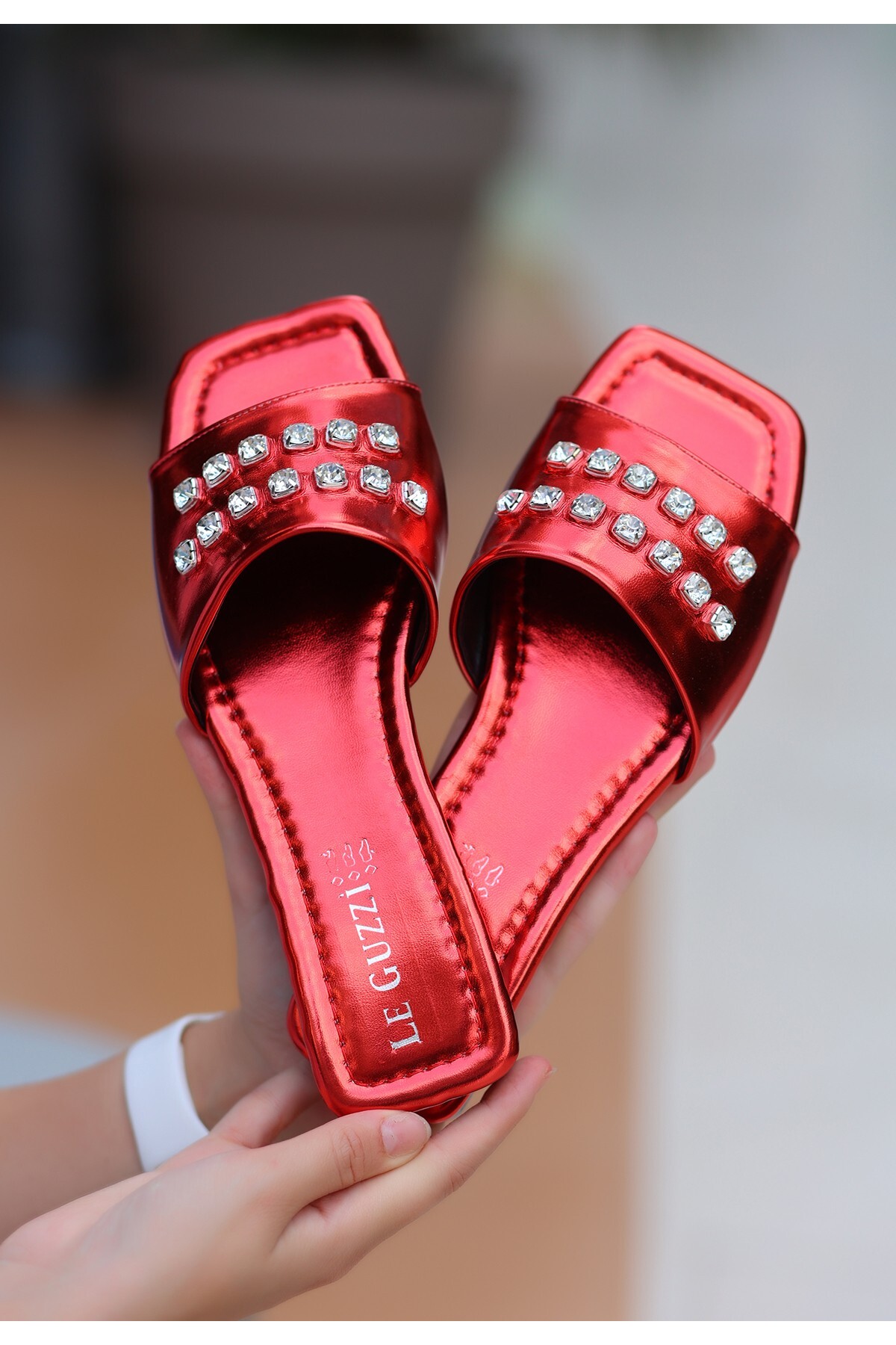 Slani Kırmızı Rugan Terlik