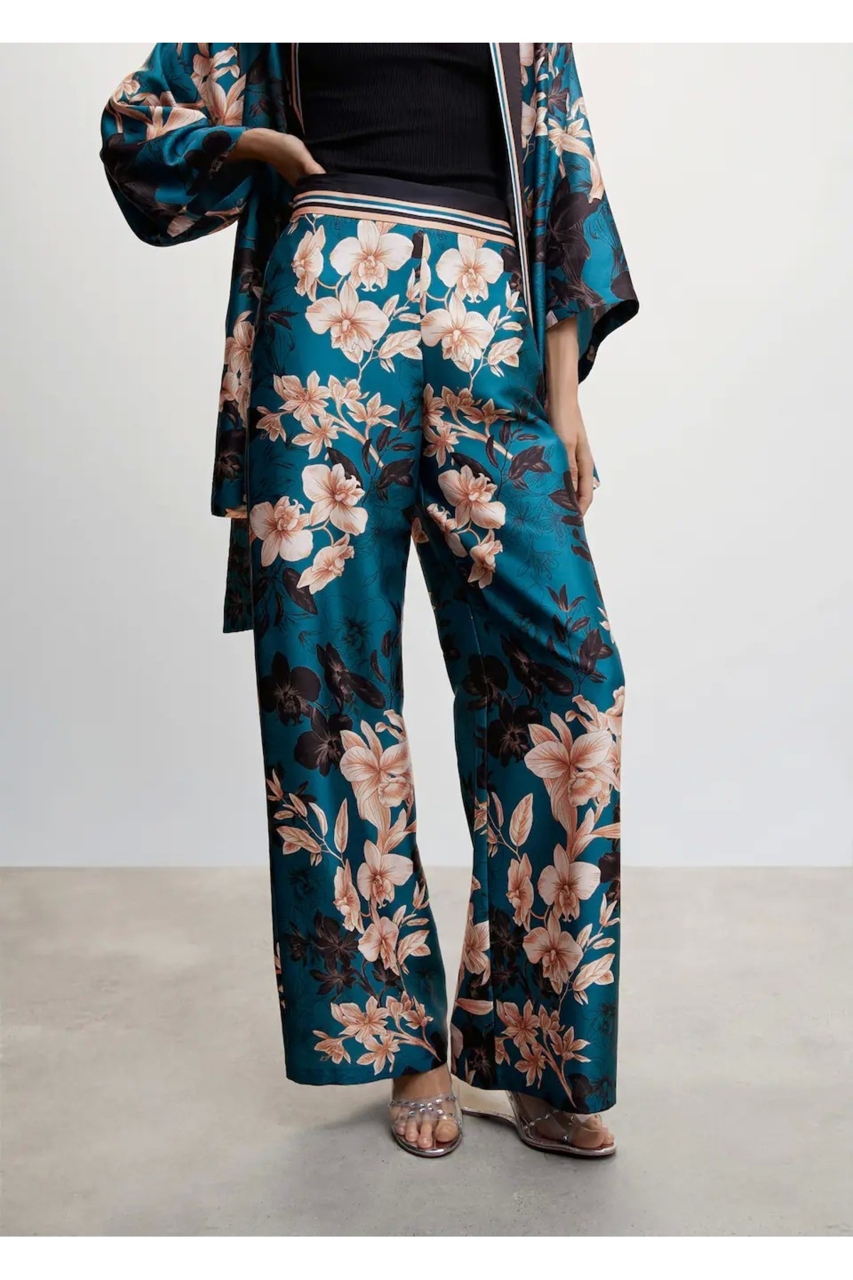 Çiçekli Peplum Üst Pantolon Takımı