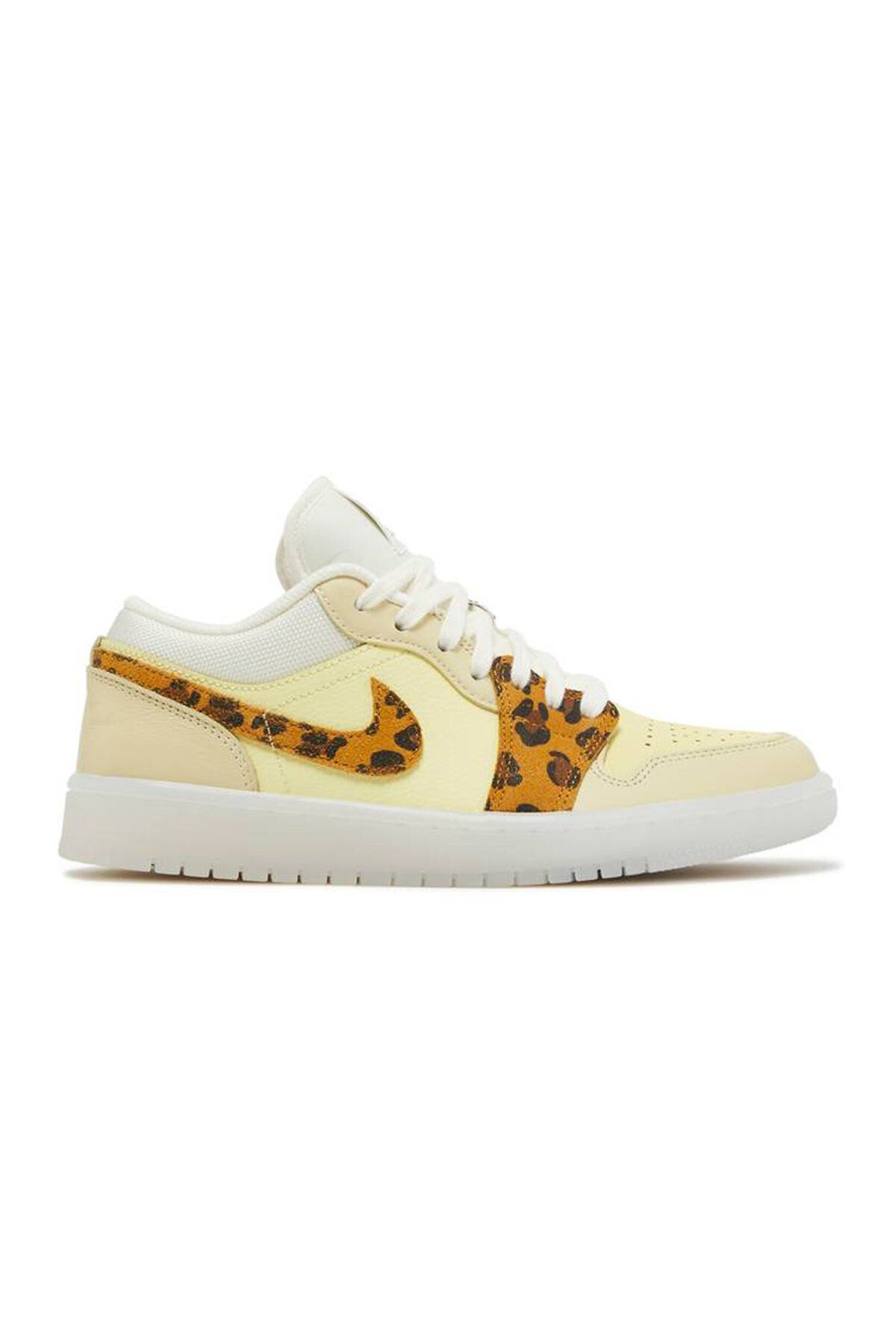 Nike Air Jordan 1 Low SNKRS DAY Erkek Sneaker Fiyat Yorumlar Trendyol