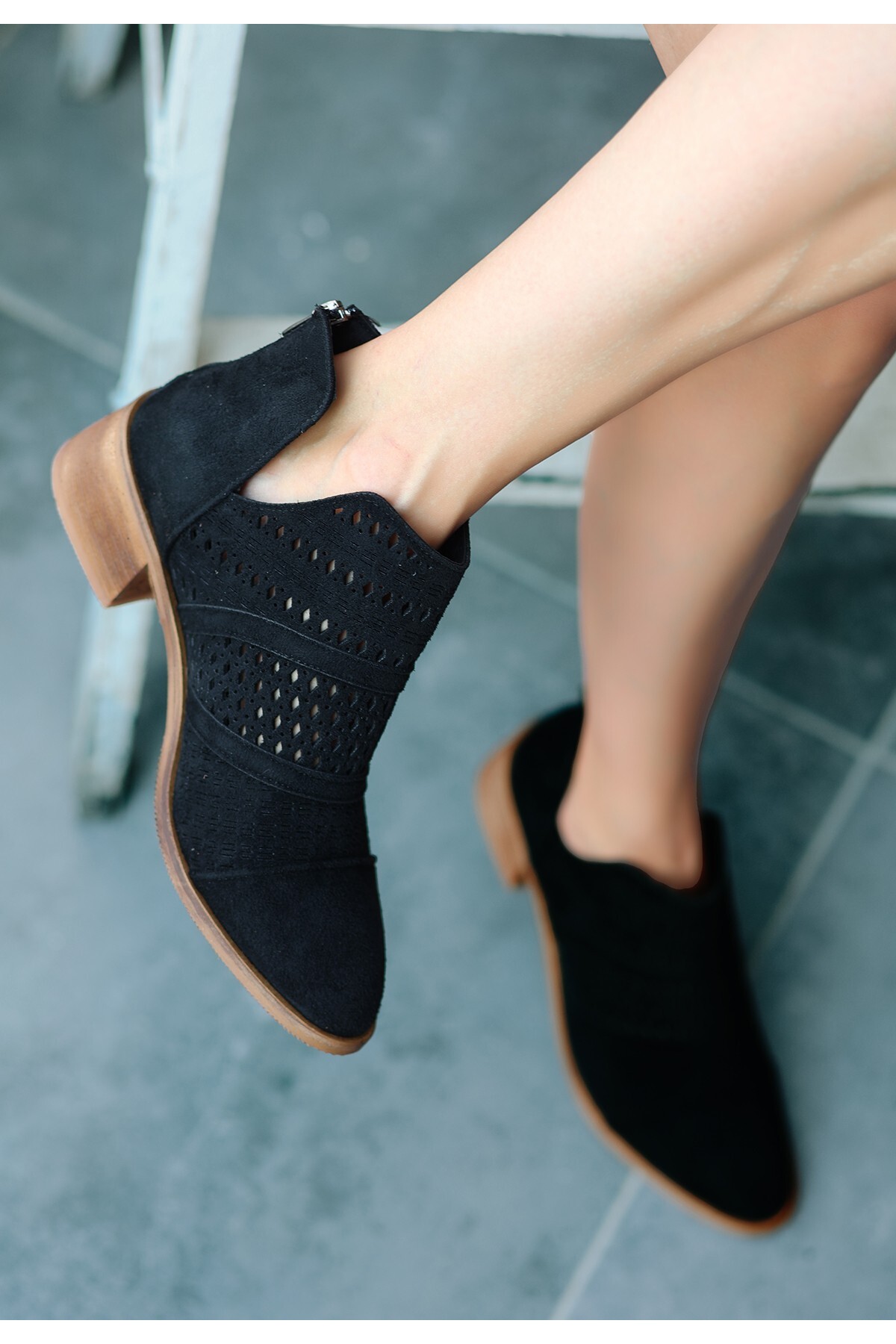 Siyah Süet Topuklu Bot