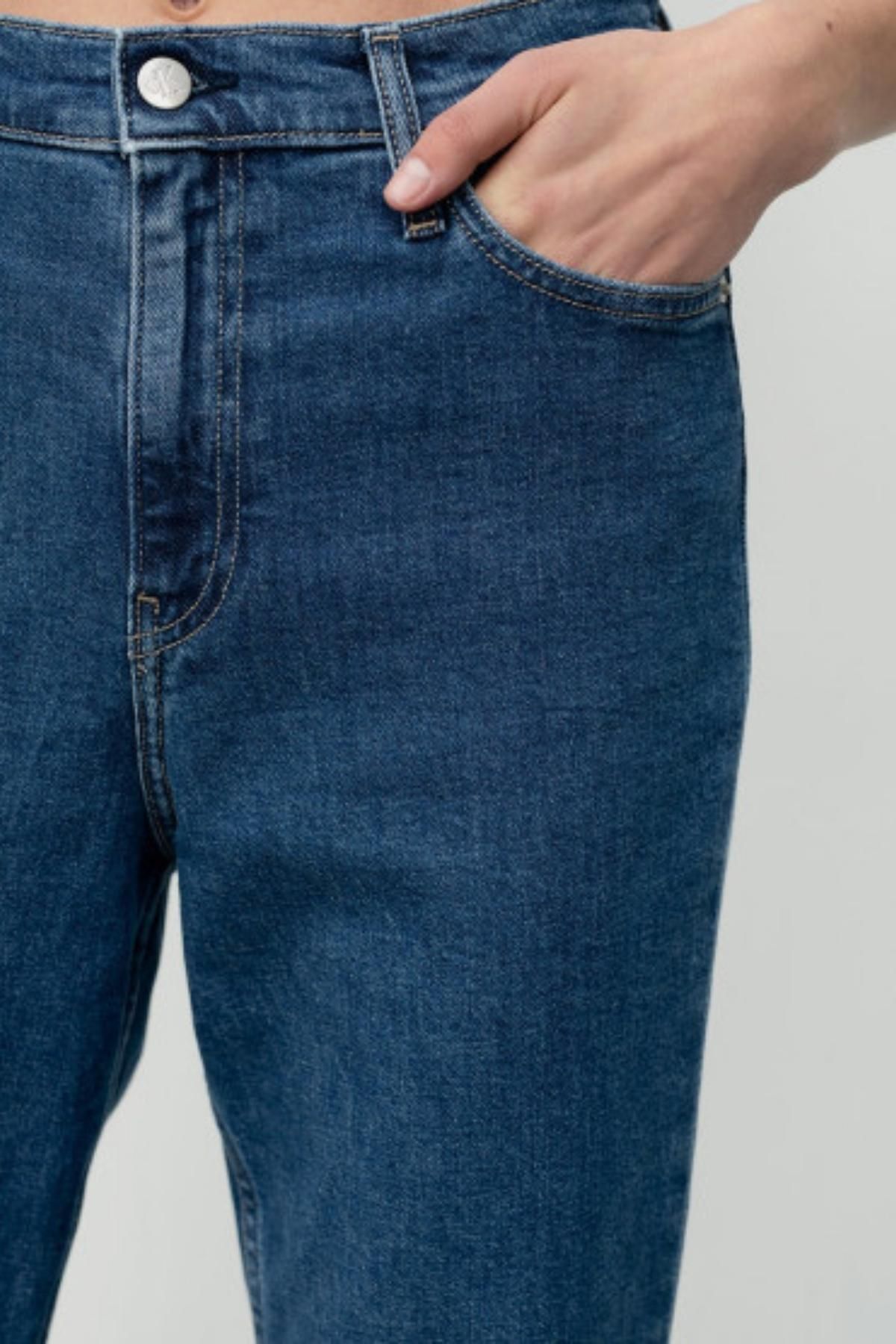 Calvin Klein استفاده روزانه از شلوار جین آبی زنانه ساق کمر معمولی J20J221589-1BJ