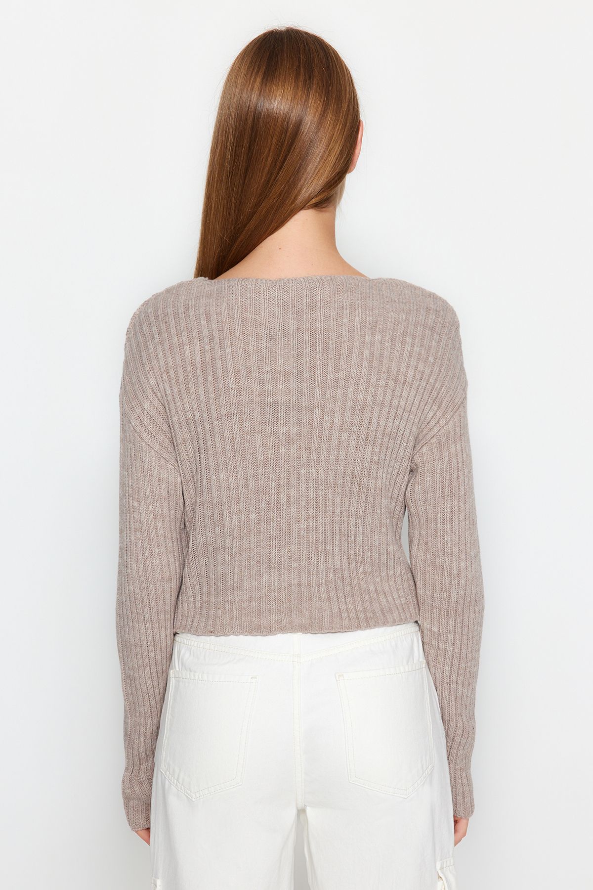 Kolekcia Trendyol-Pletený sveter Mink Crop Basic s výstrihom do V TWOAW24KZ01214 5